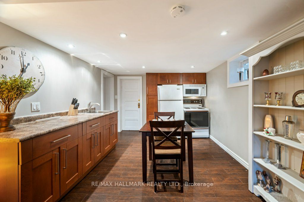 #lower Level - 4 Four Oaks Gate Property Photo 2
