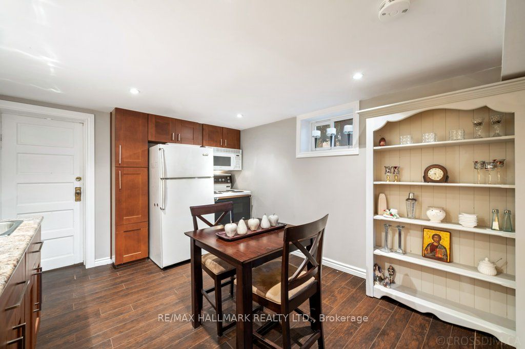 #lower Level - 4 Four Oaks Gate Property Photo 4