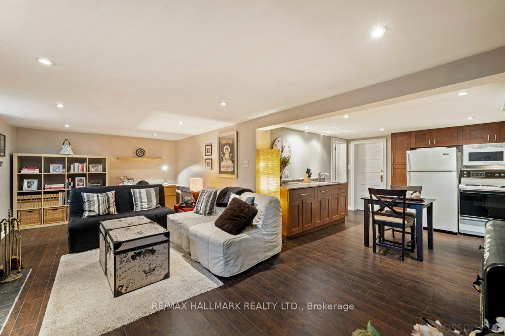 #lower Level - 4 Four Oaks Gate Property Photo 7