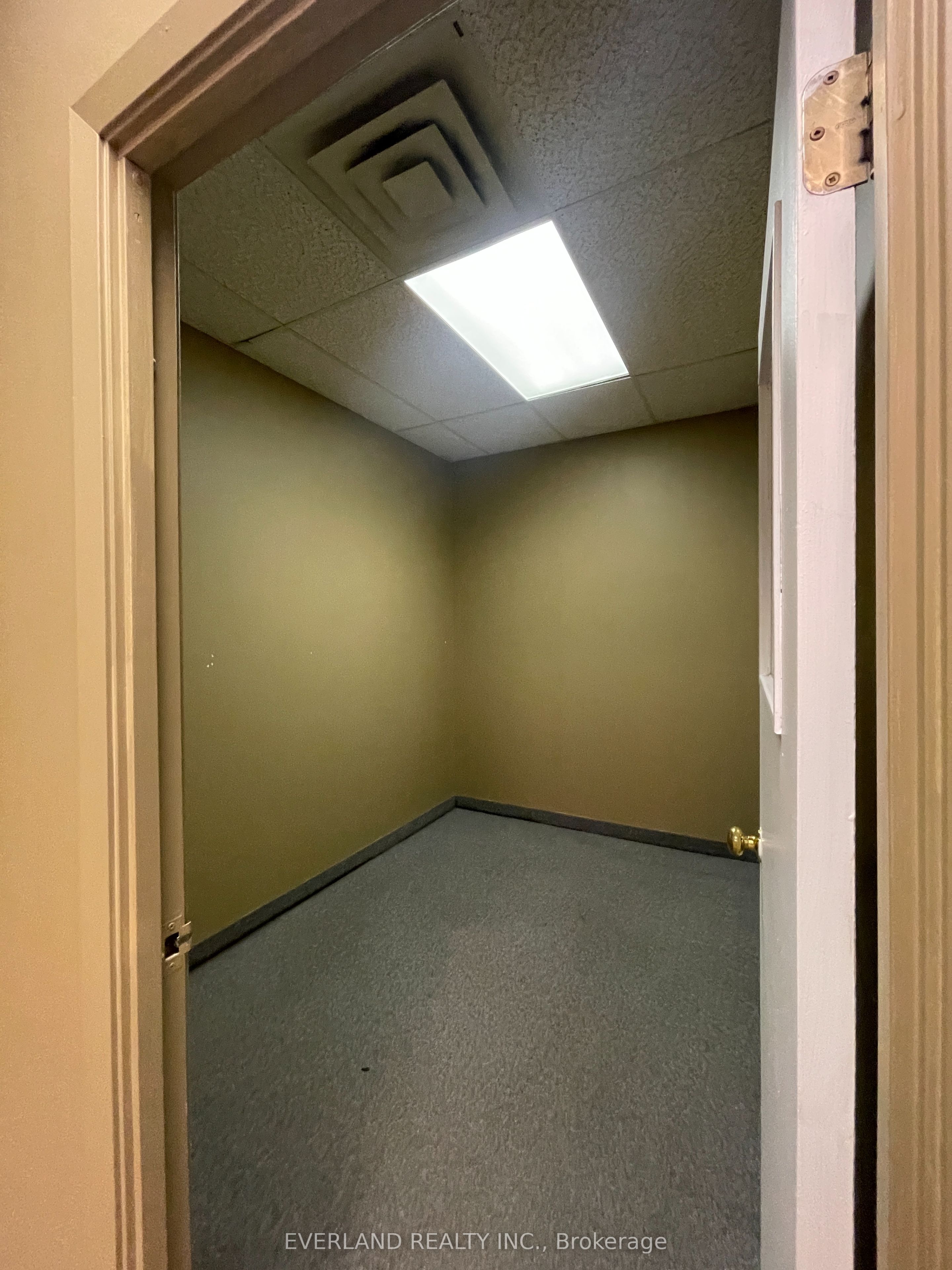 #201 - 3601 Victoria Park Avenue Property Photo 4