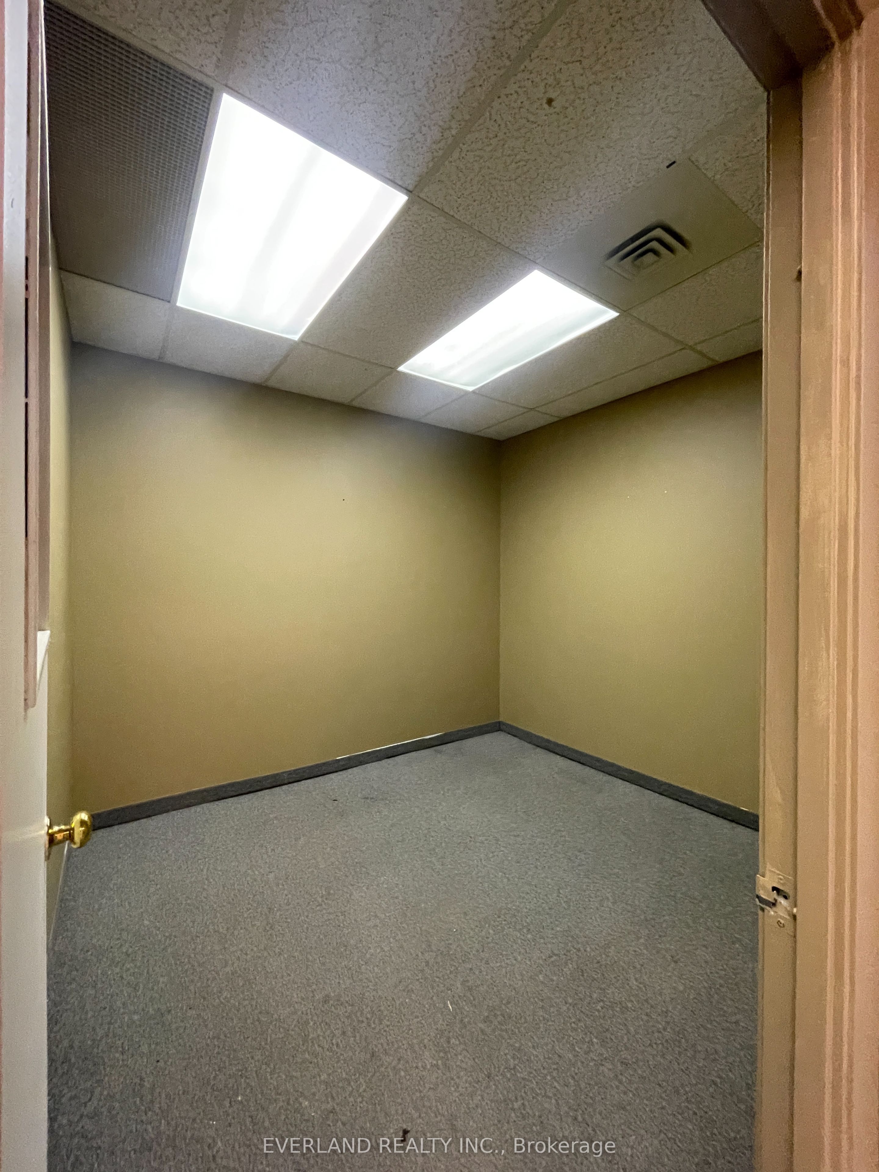 #201 - 3601 Victoria Park Avenue Property Photo 5