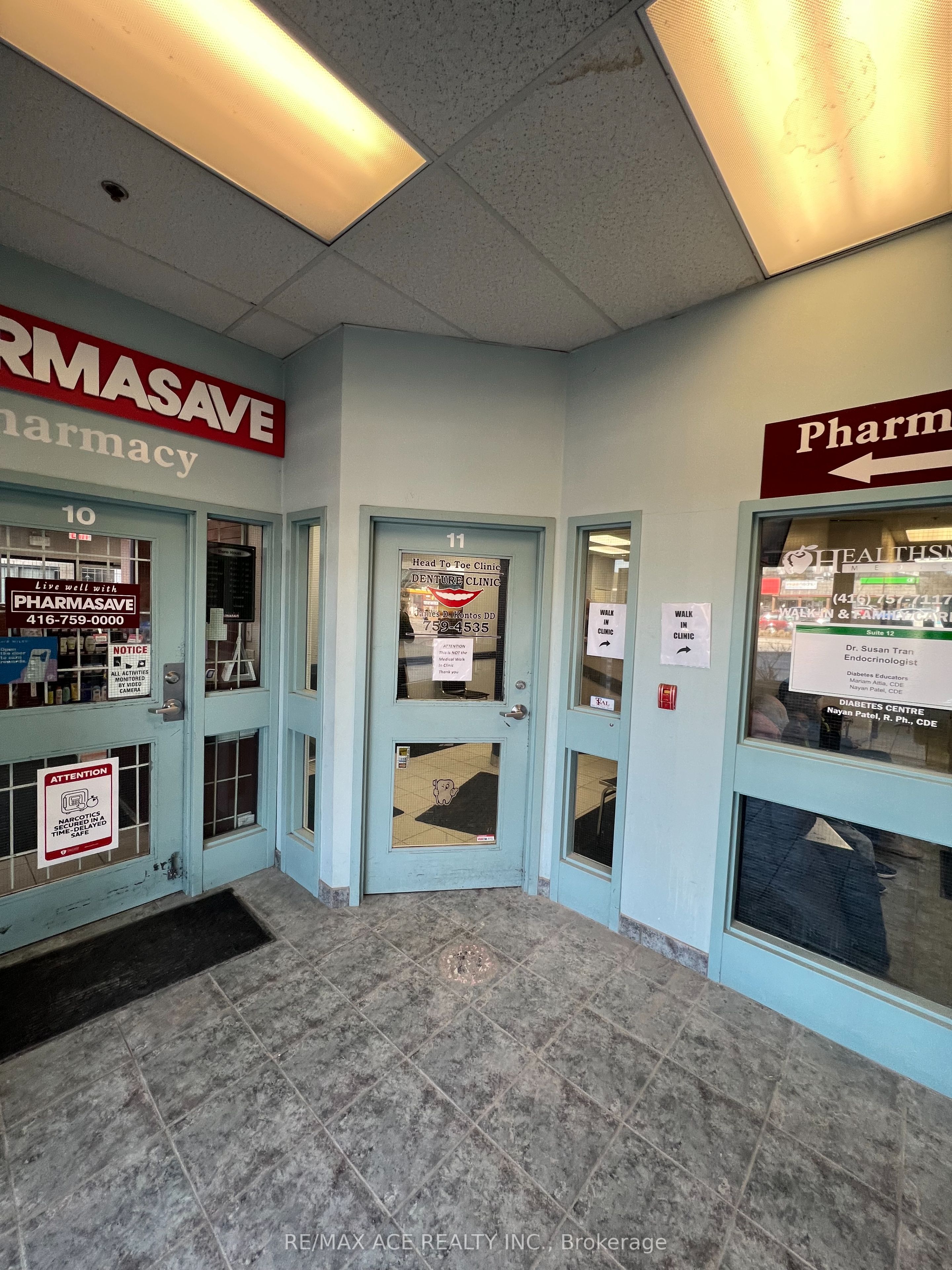 #11 - 2425 Eglinton Avenue Property Photo 3