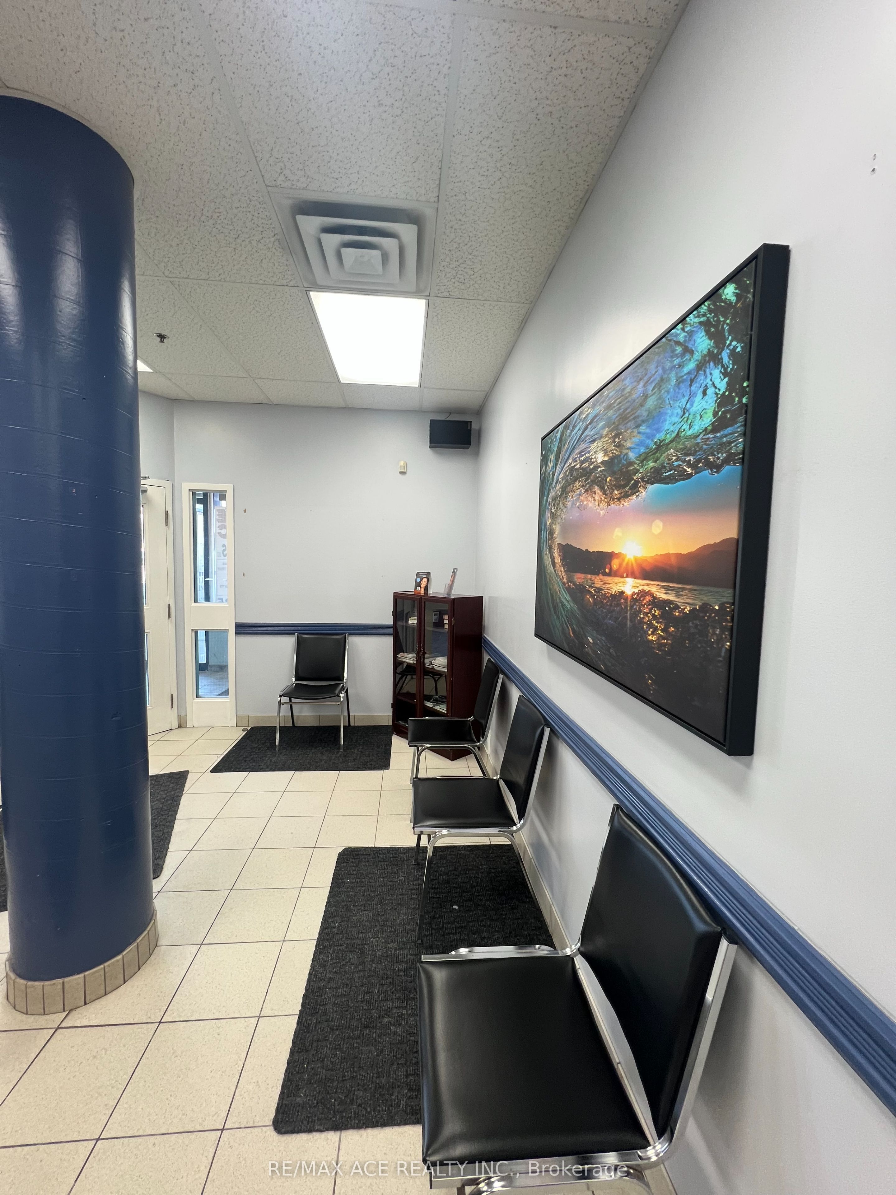 #11 - 2425 Eglinton Avenue Property Photo 4