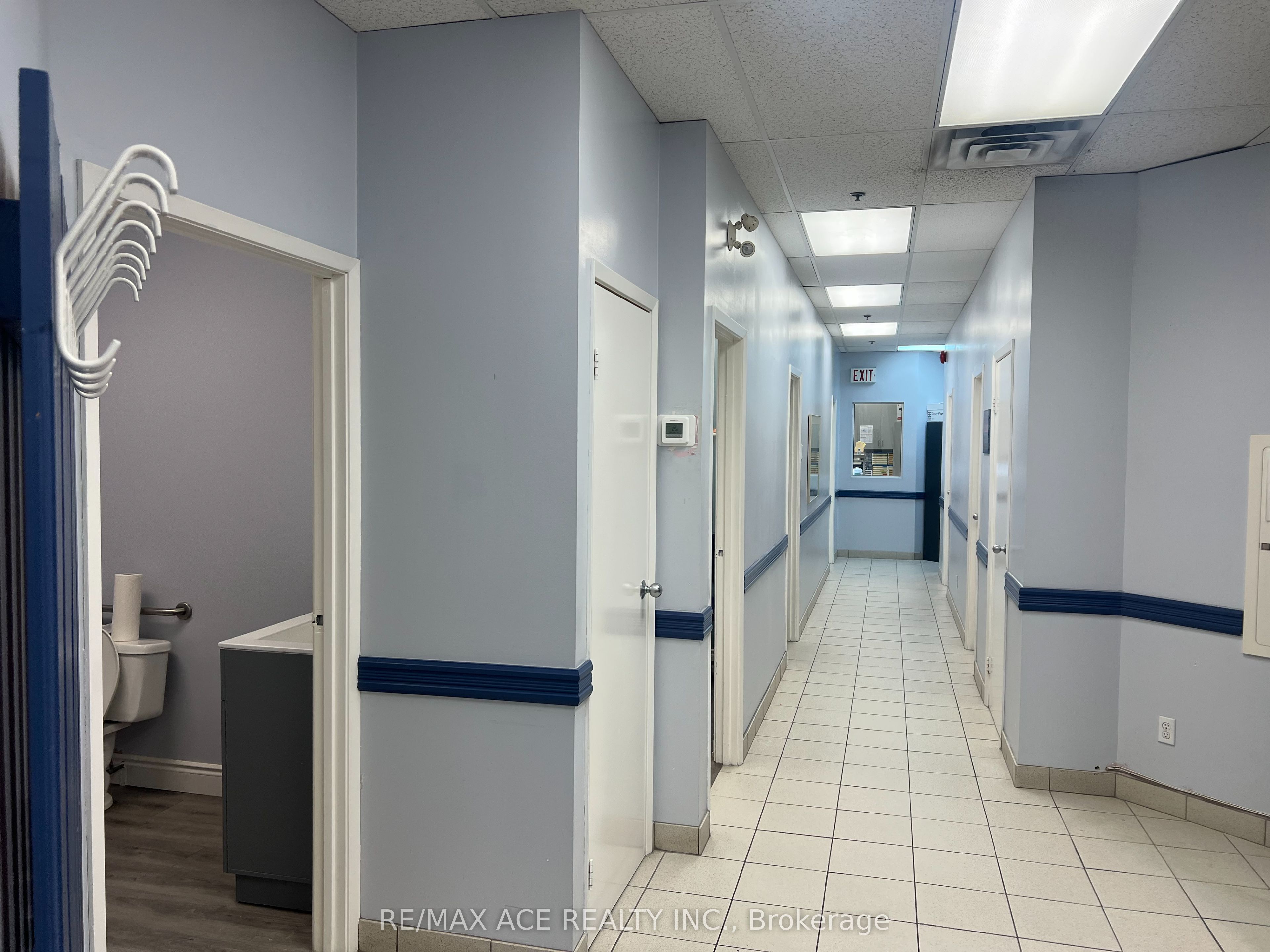 #11 - 2425 Eglinton Avenue Property Photo 6