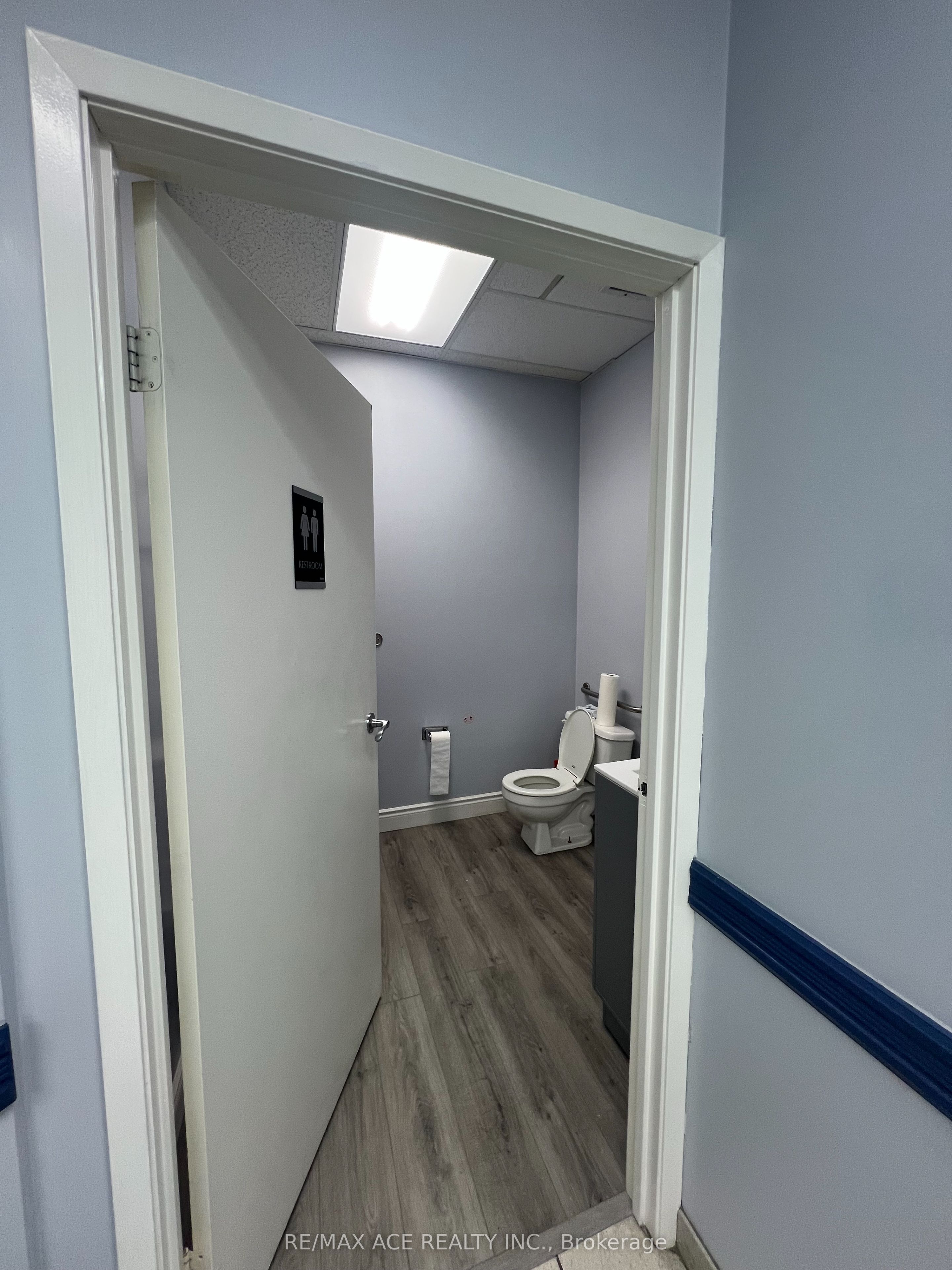 #11 - 2425 Eglinton Avenue Property Photo 8