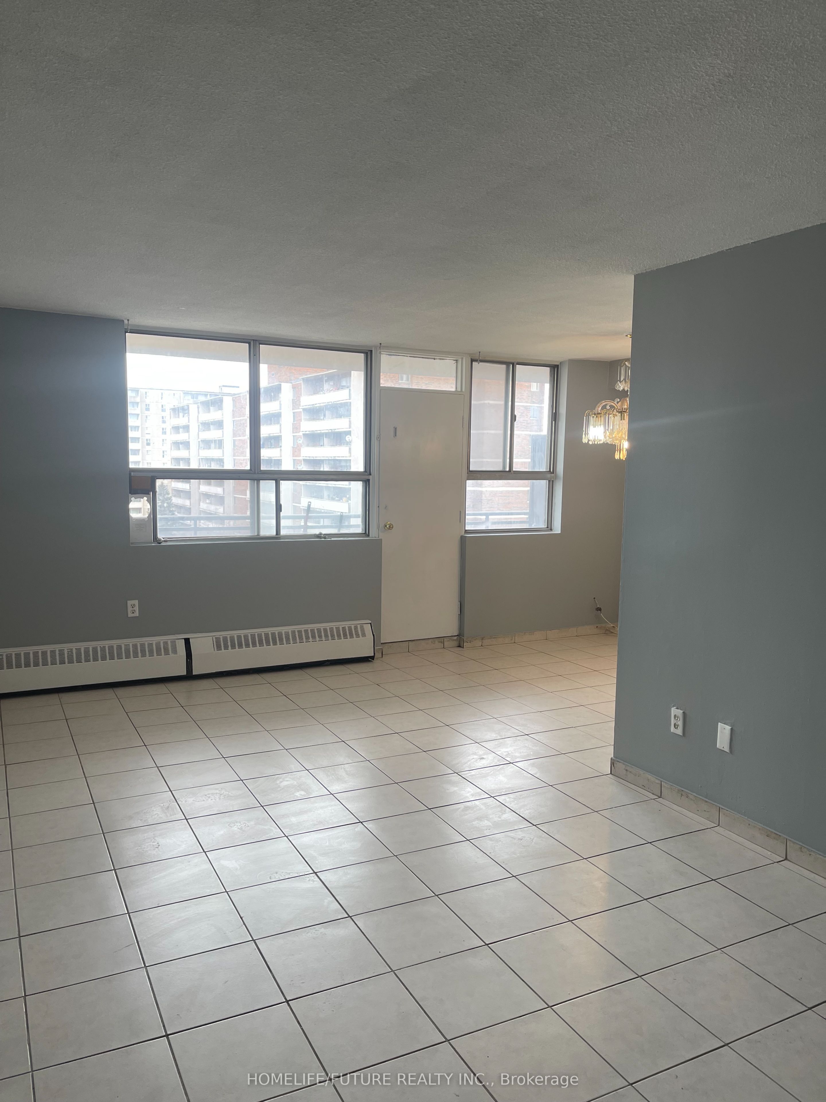 #707 - 1950 Kennedy Road Property Photo 5