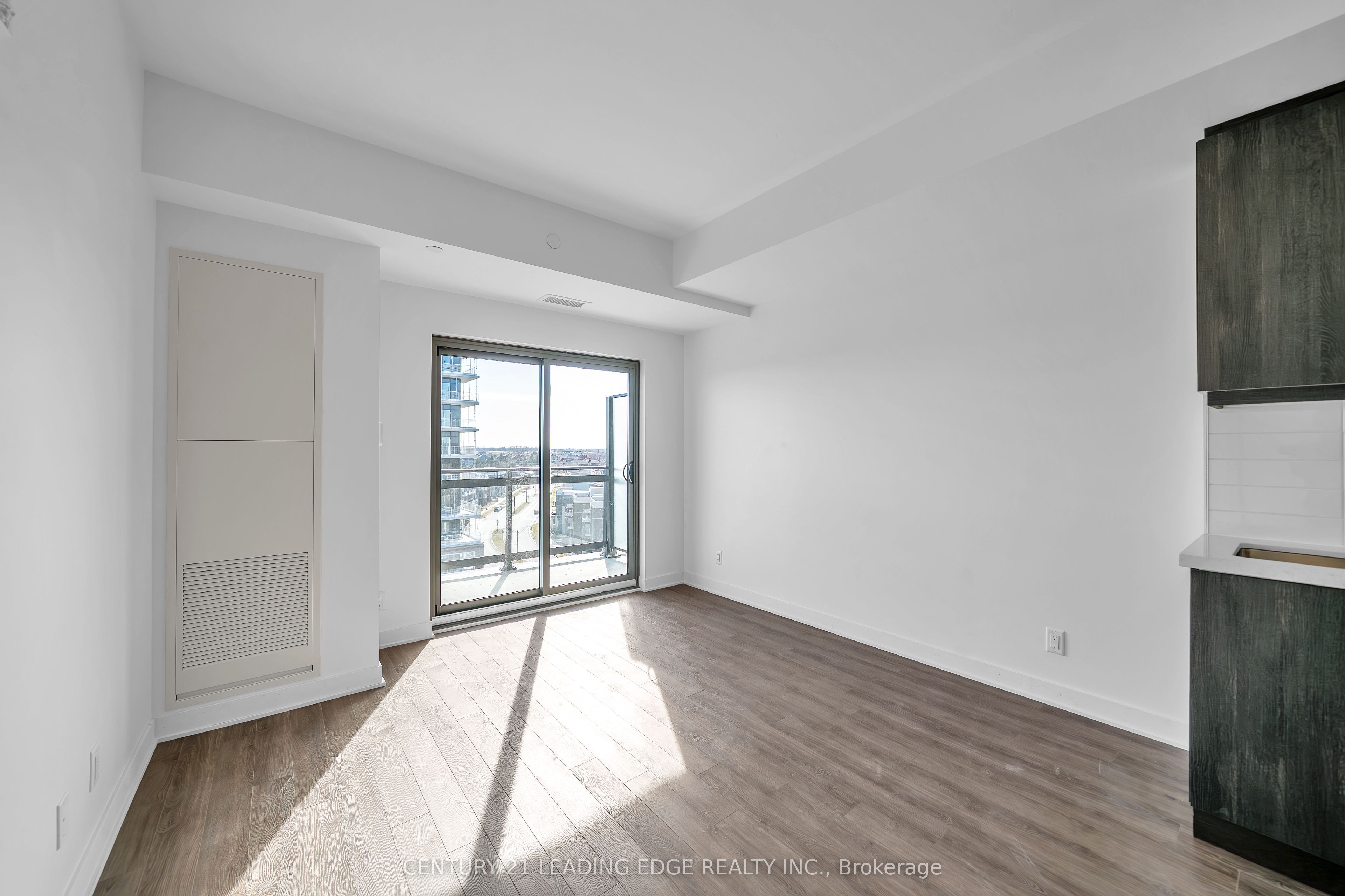 #811 - 55 Clarington Boulevard Property Photo 4