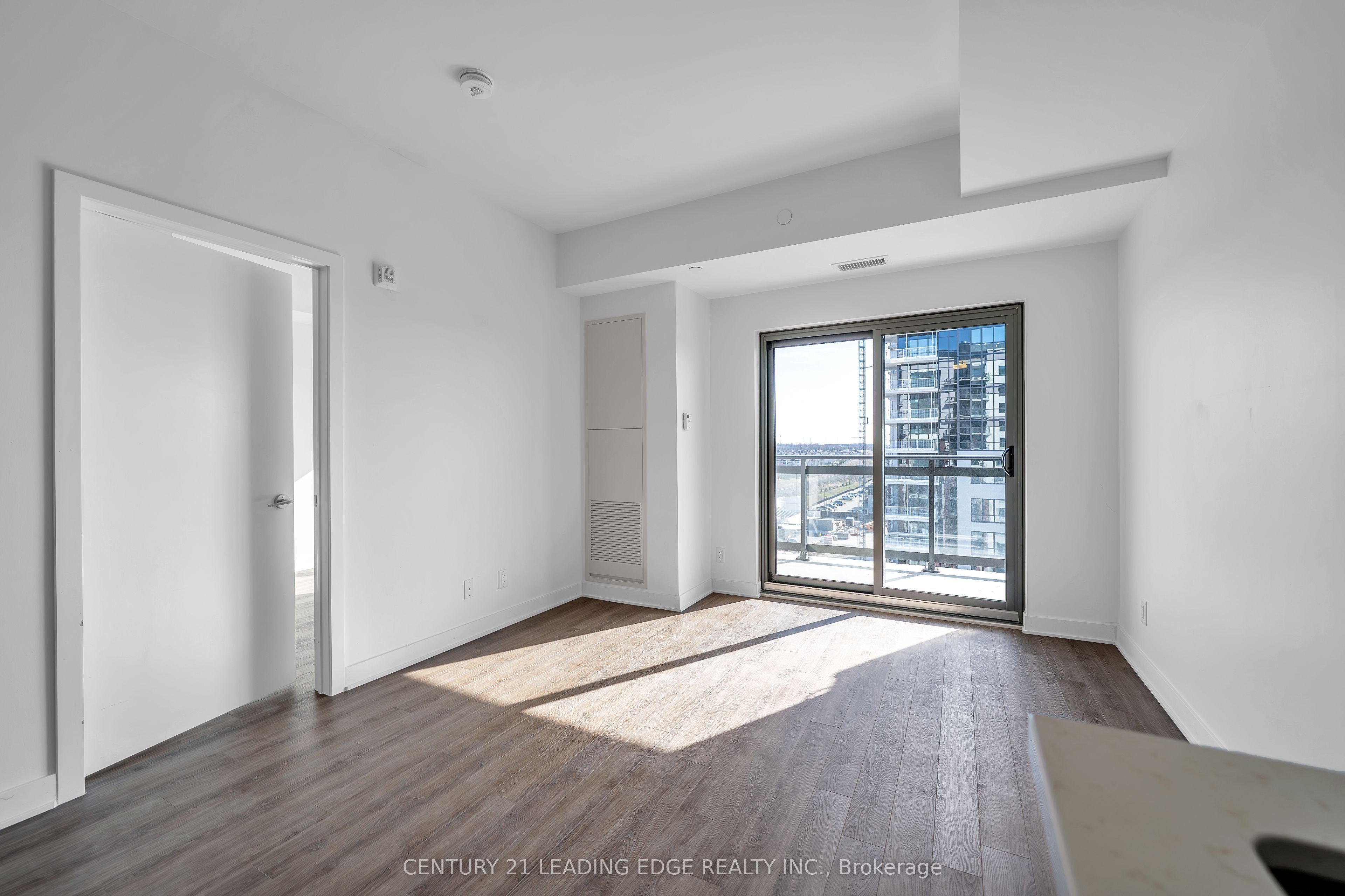 #811 - 55 Clarington Boulevard Property Photo 5