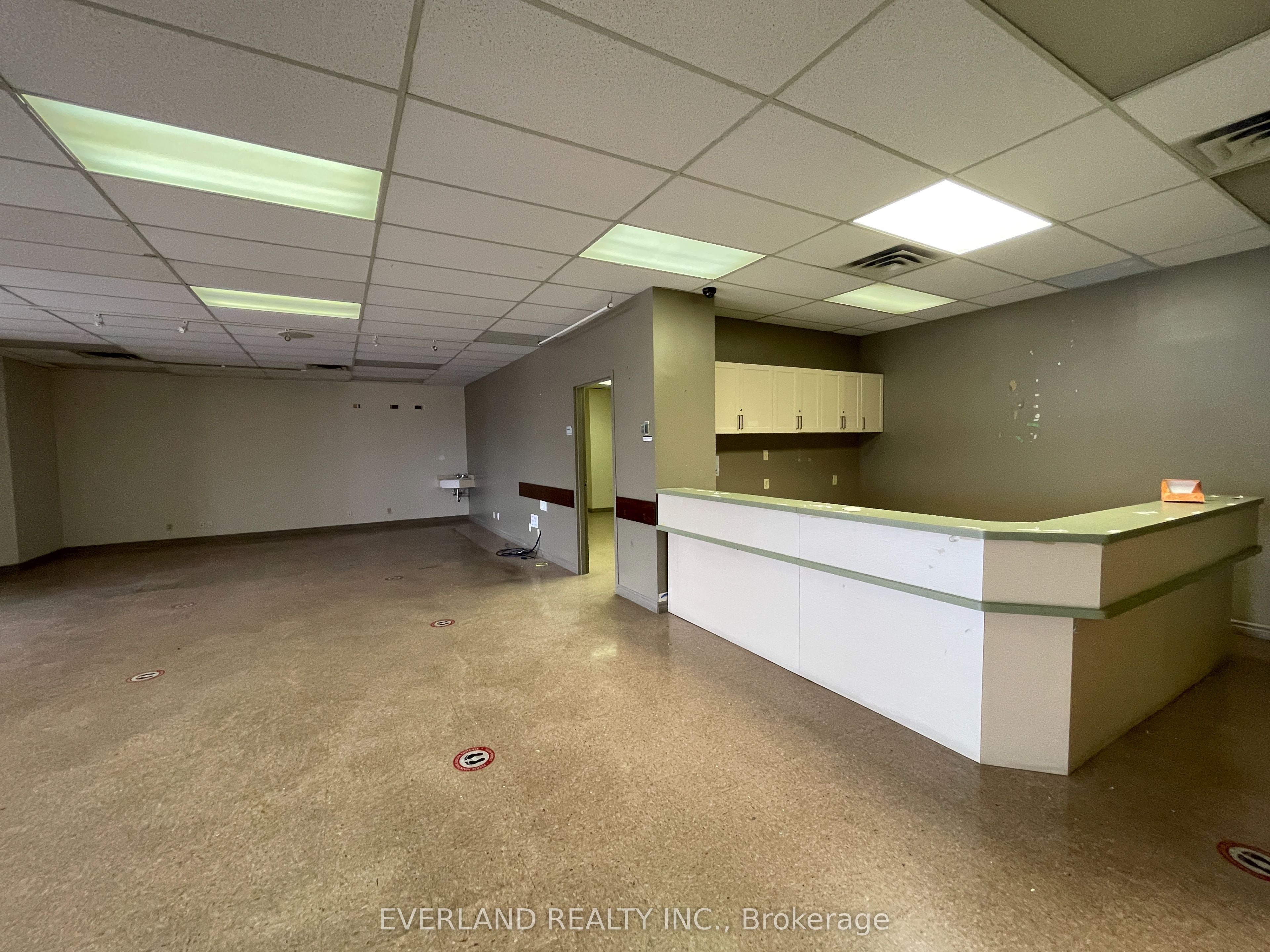 #206-209 - 3601 Victoria Park Avenue Property Photo 3