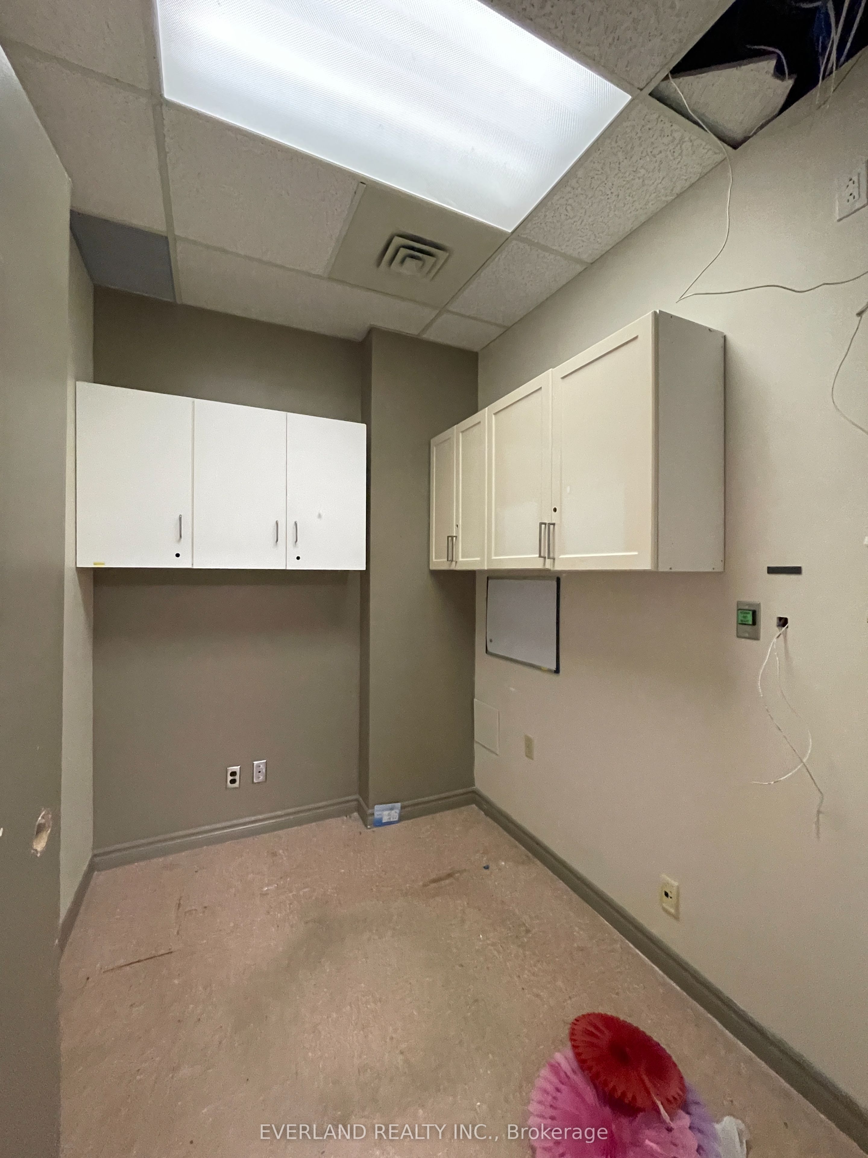 #206-209 - 3601 Victoria Park Avenue Property Photo 4