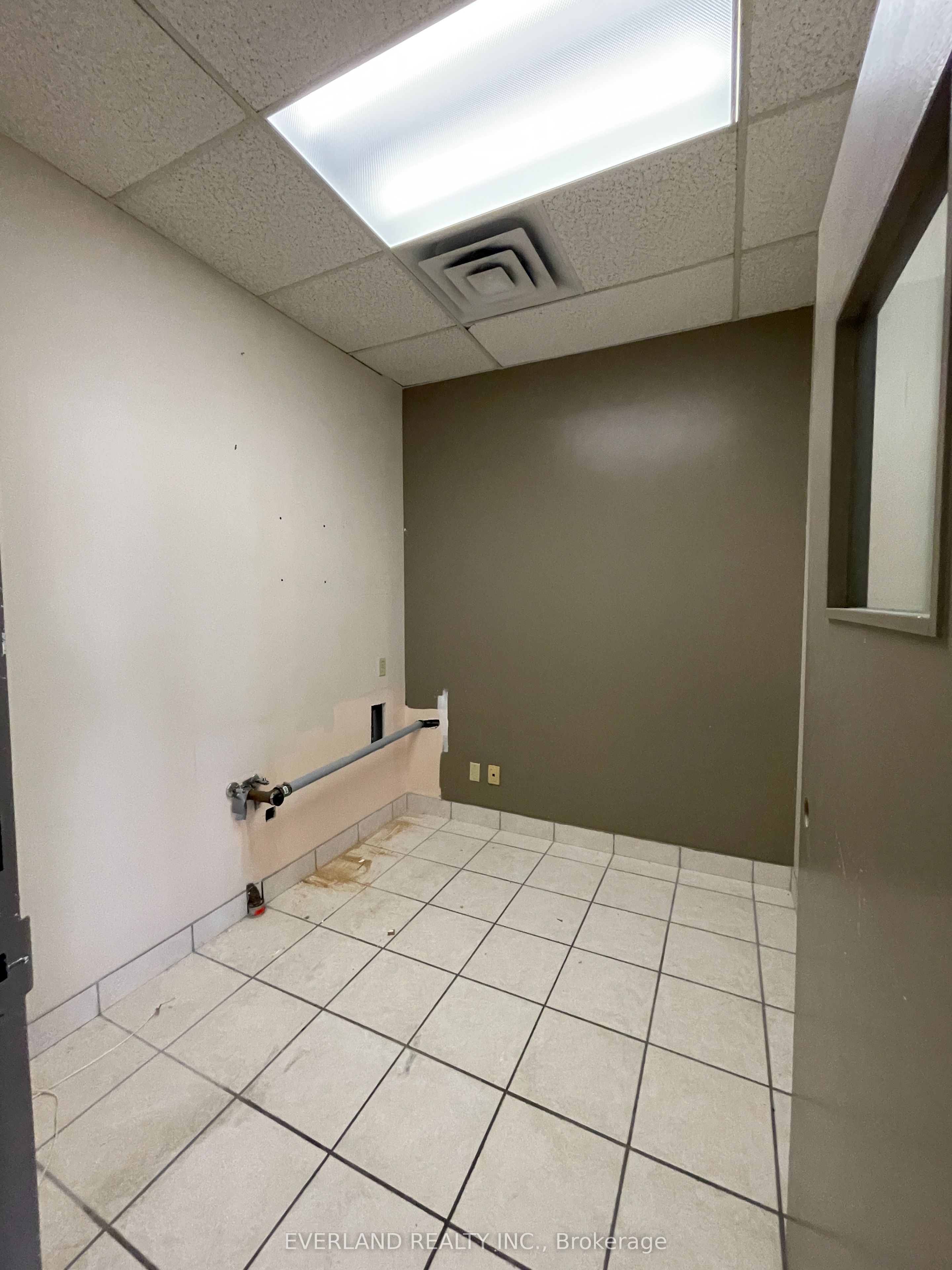 #206-209 - 3601 Victoria Park Avenue Property Photo 5
