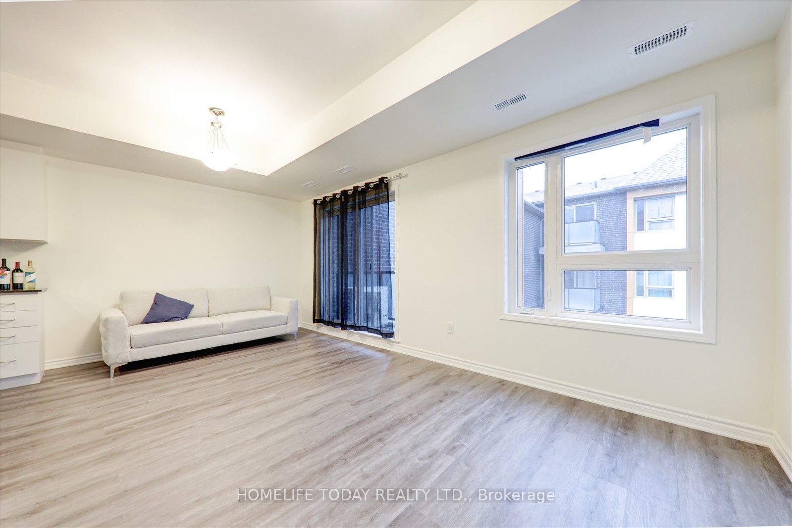 2787 Eglington Avenue 321 Property Photo 8