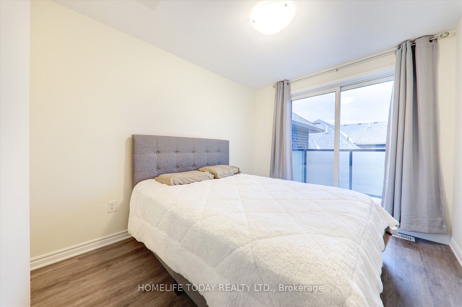 2787 Eglington Avenue 321 Property Photo 13