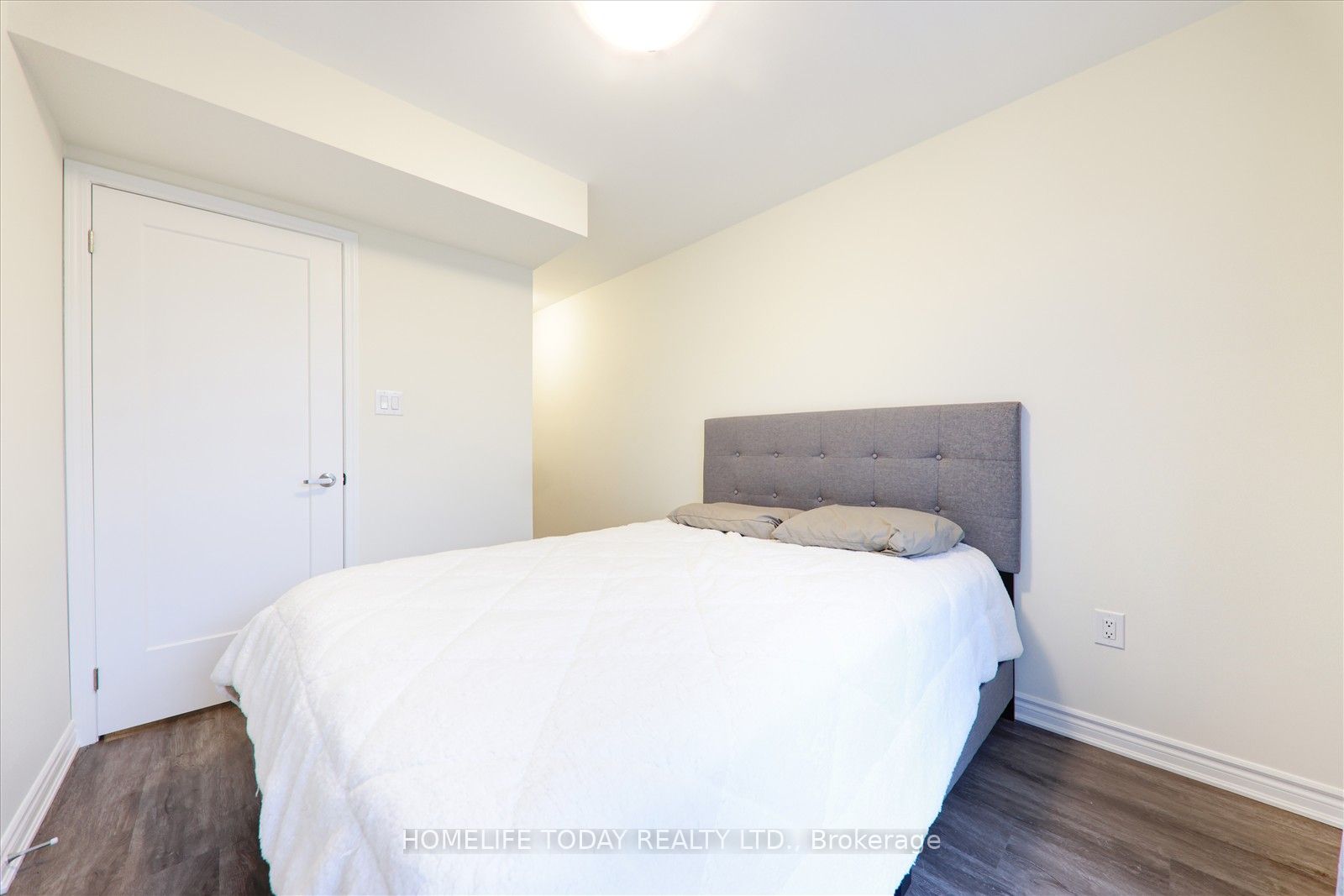 2787 Eglington Avenue 321 Property Photo 14
