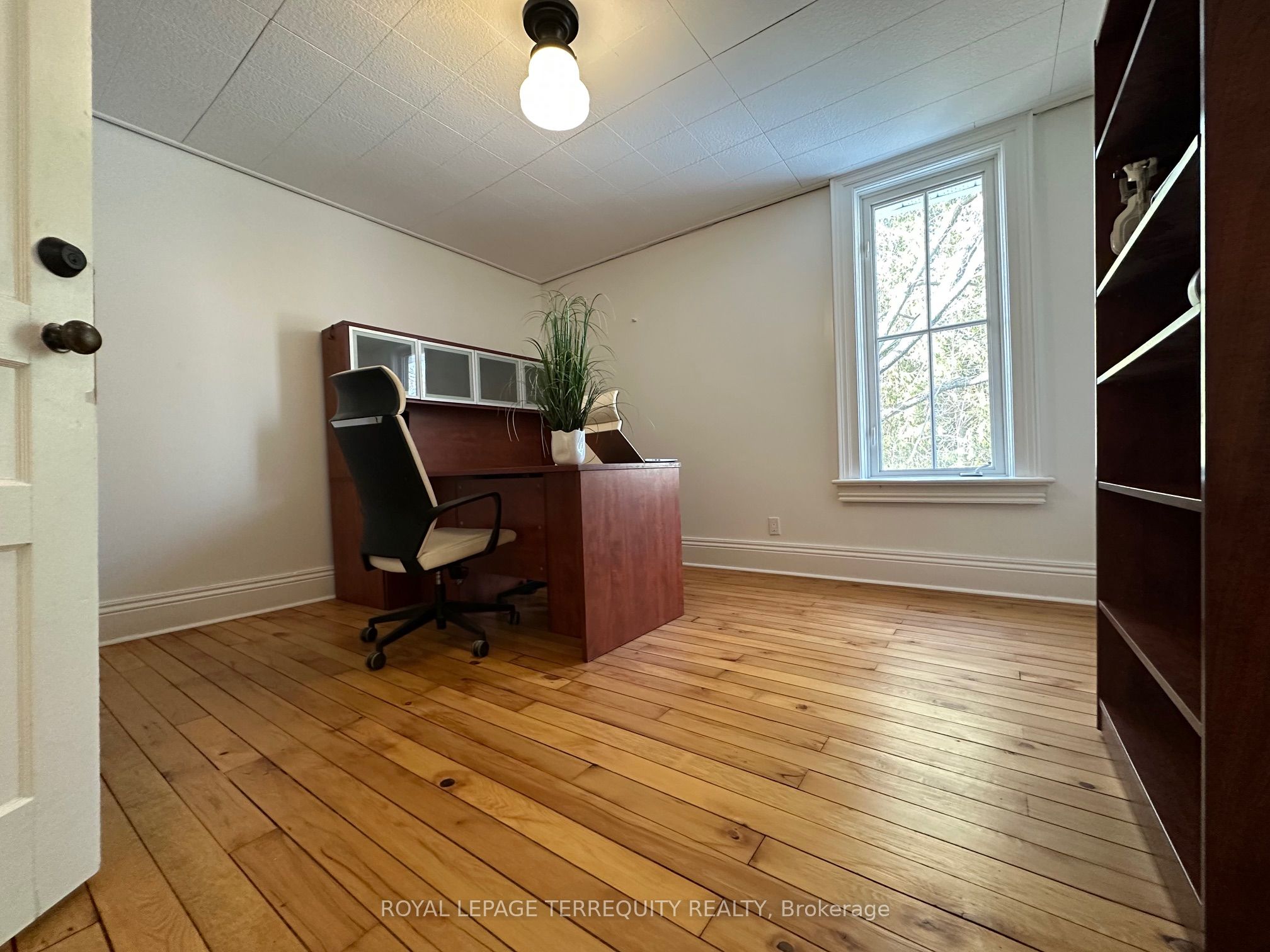 #w6 - 132 Highway 7 Property Photo 5