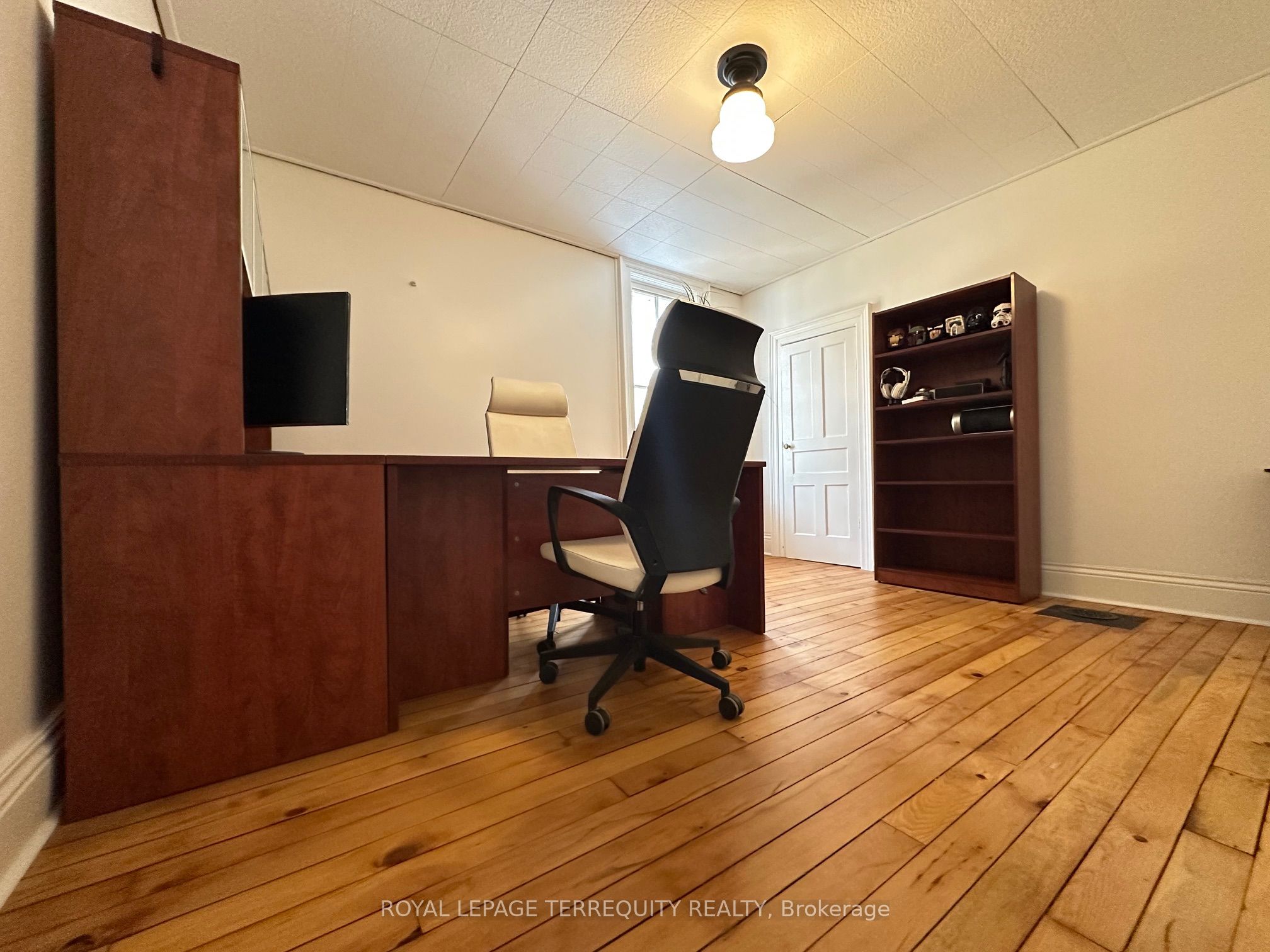 #w6 - 132 Highway 7 Property Photo 6