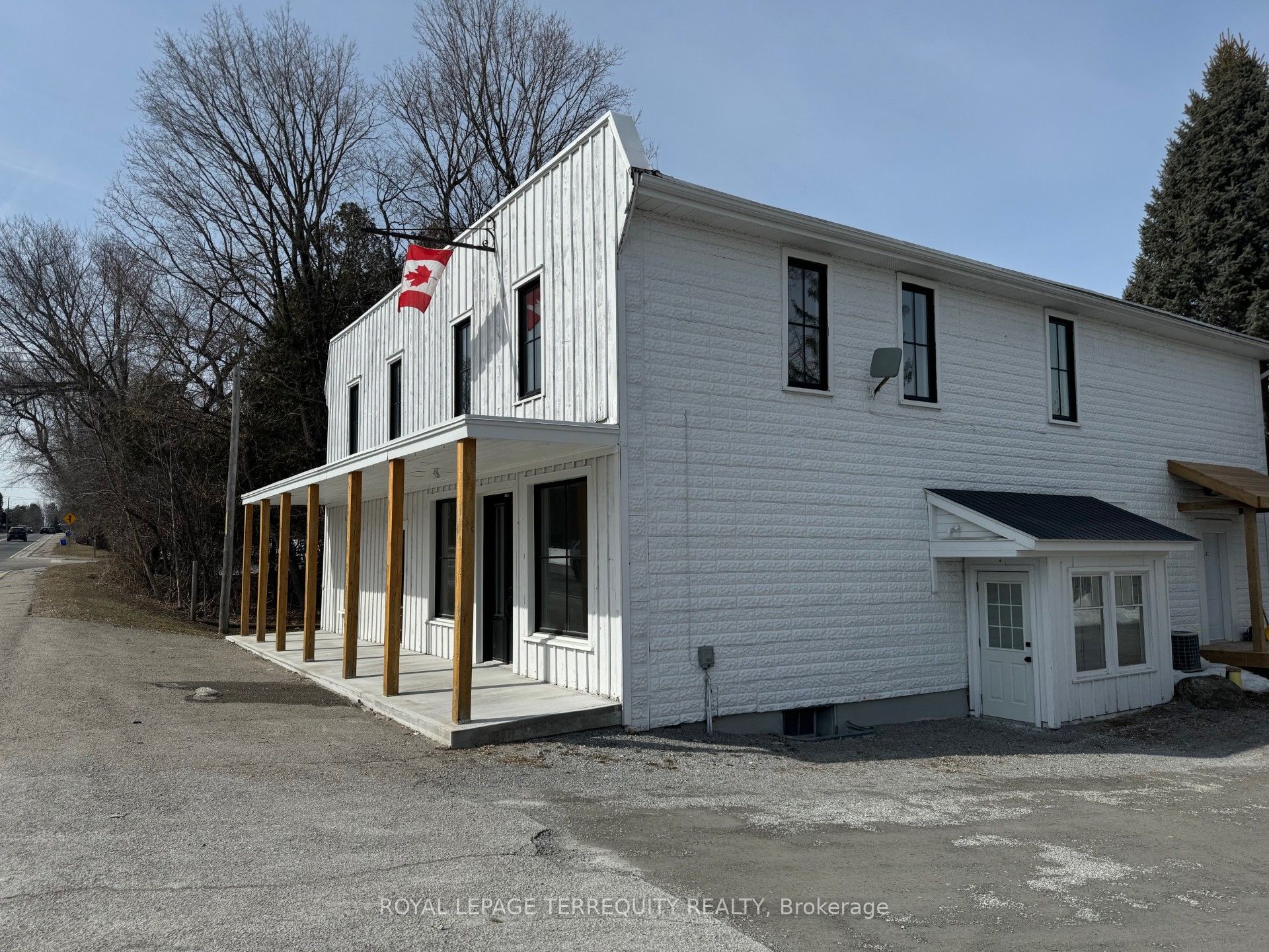 #w6 - 132 Highway 7 Property Photo 12