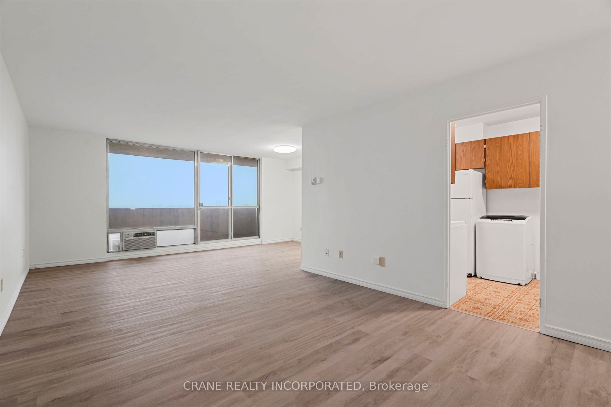 #2610 - 1 Massey Square Property Photo 3