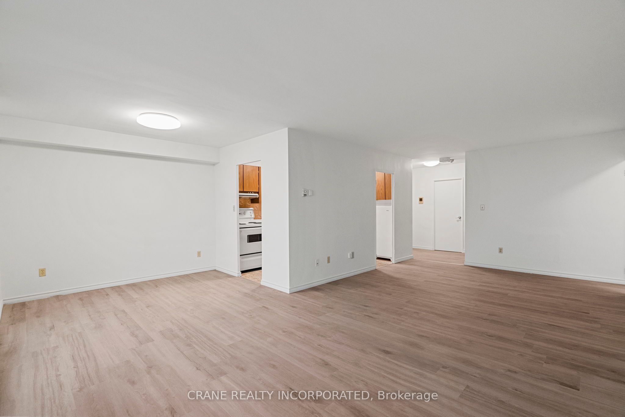 #2610 - 1 Massey Square Property Photo 4