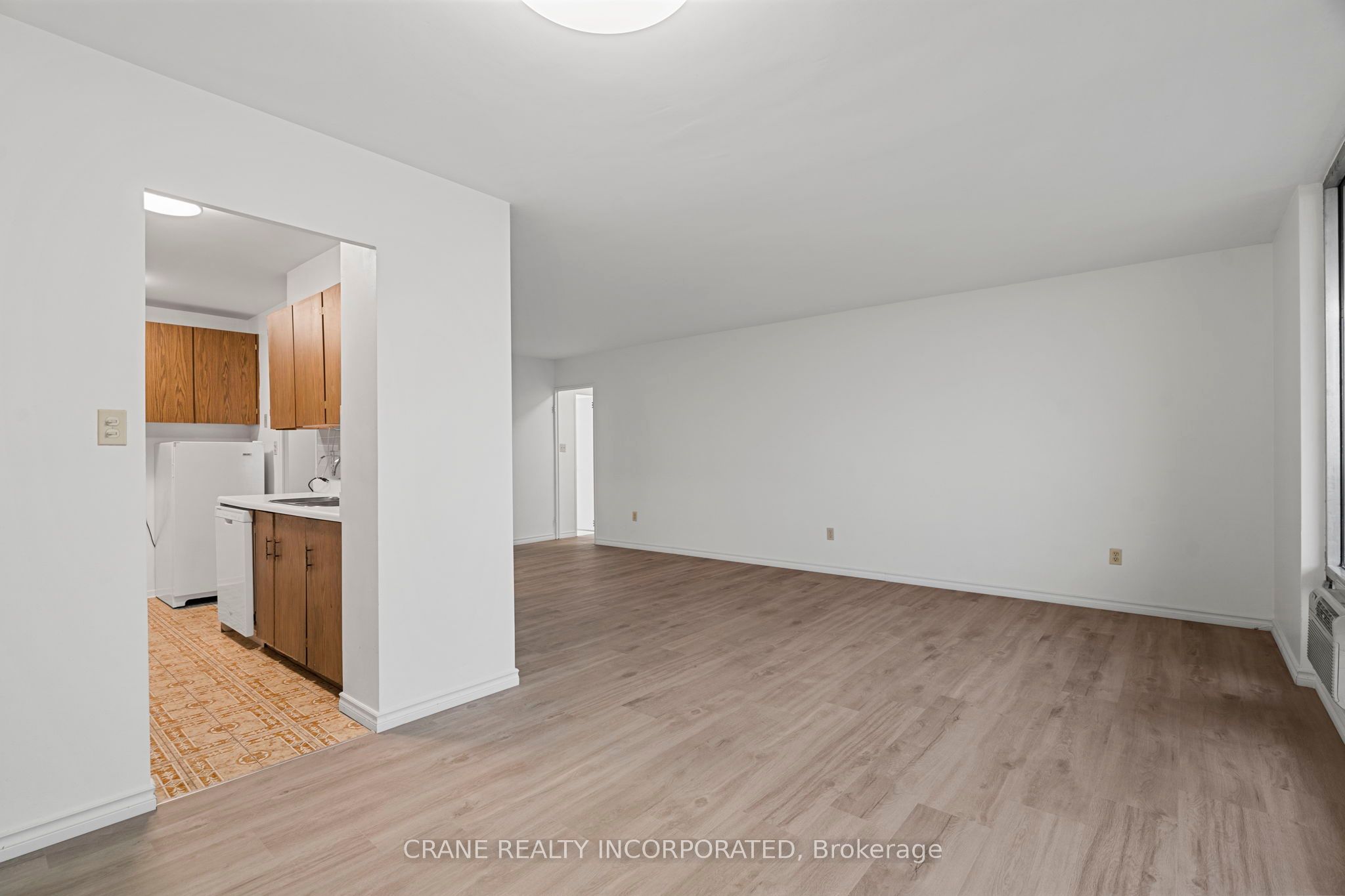 #2610 - 1 Massey Square Property Photo 5