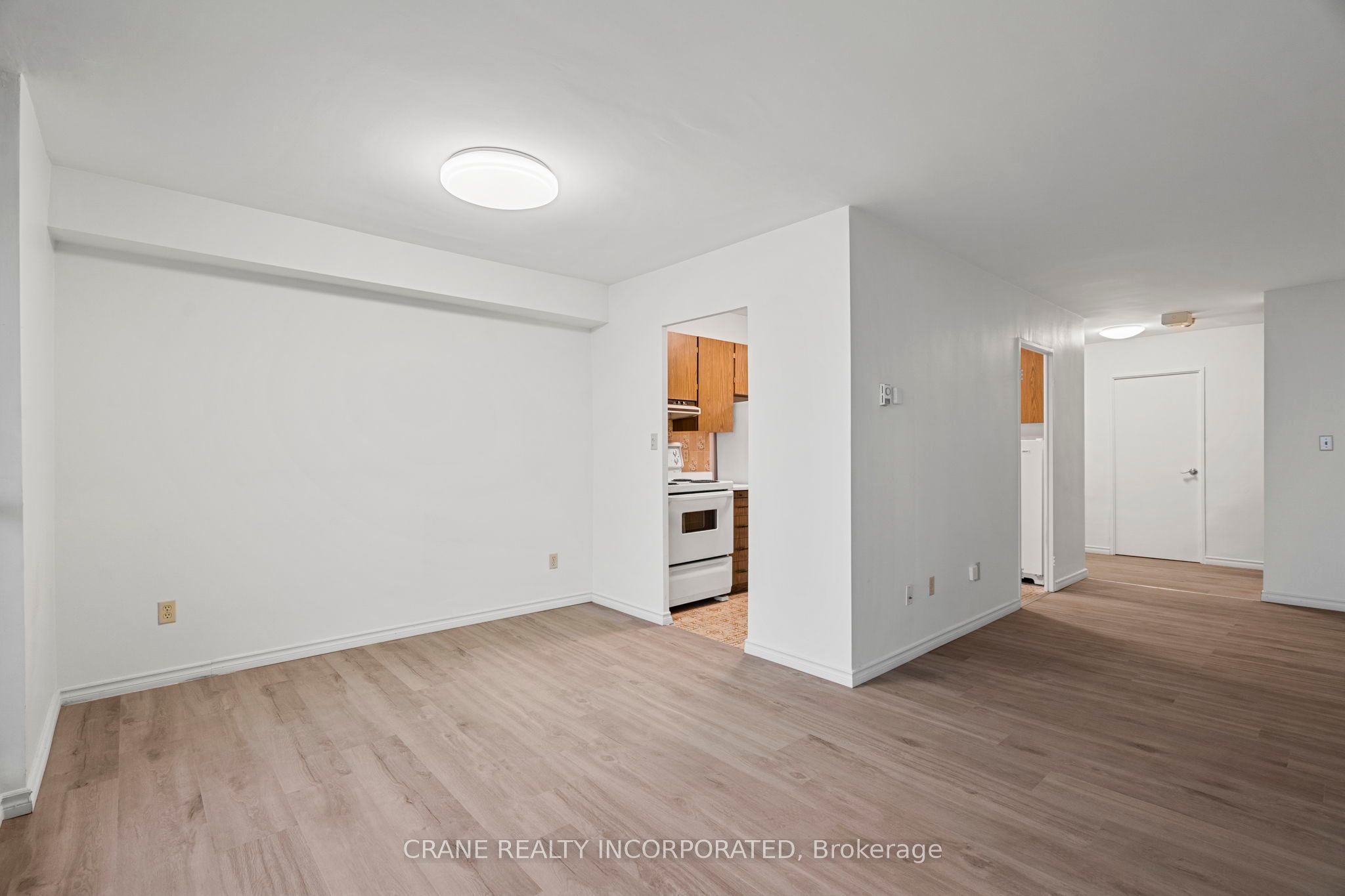 #2610 - 1 Massey Square Property Photo 6
