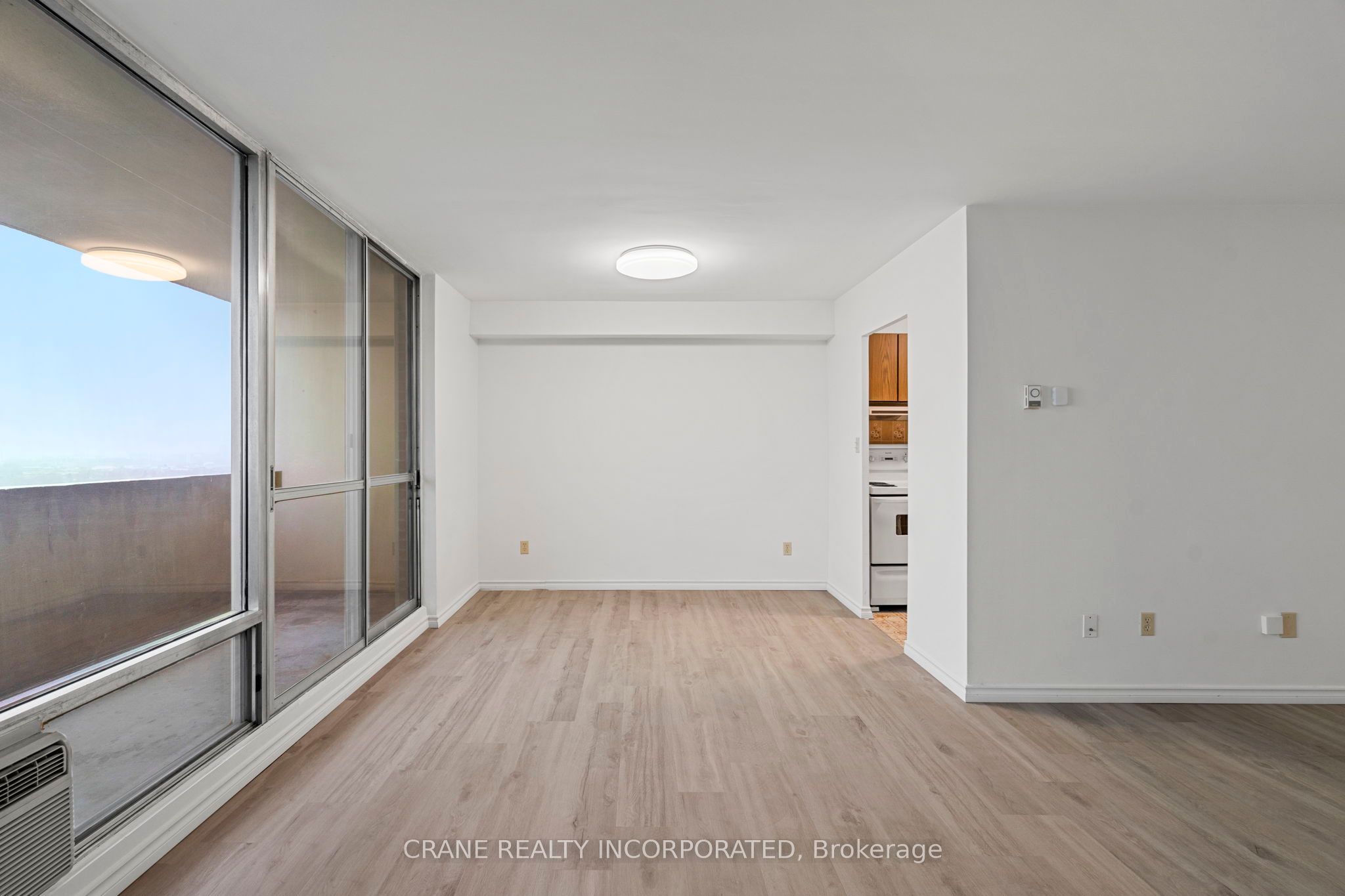 #2610 - 1 Massey Square Property Photo 8