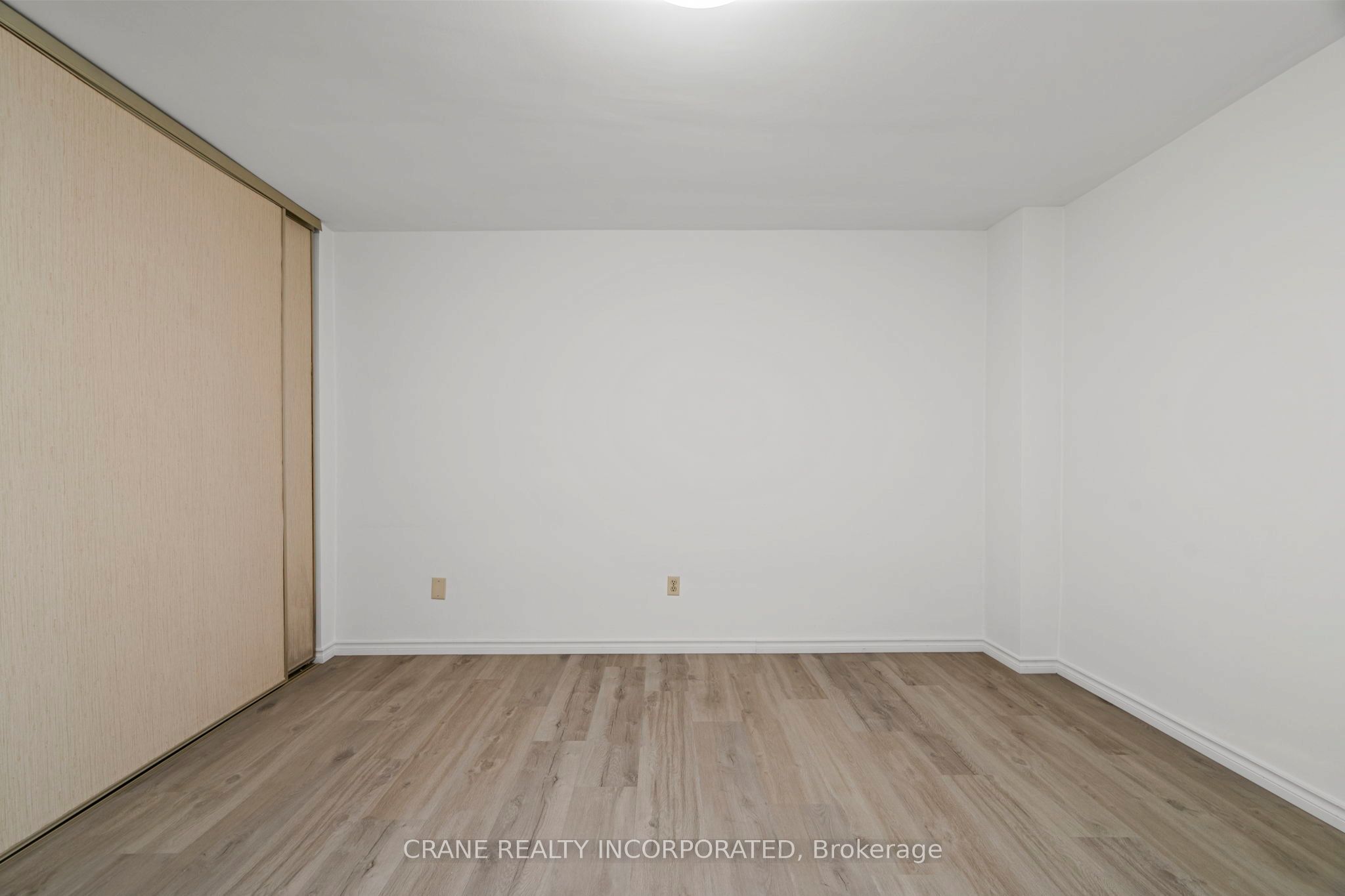 #2610 - 1 Massey Square Property Photo 23