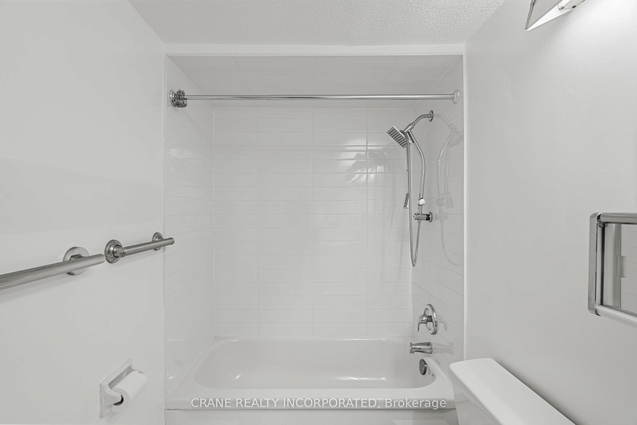 #2610 - 1 Massey Square Property Photo 28
