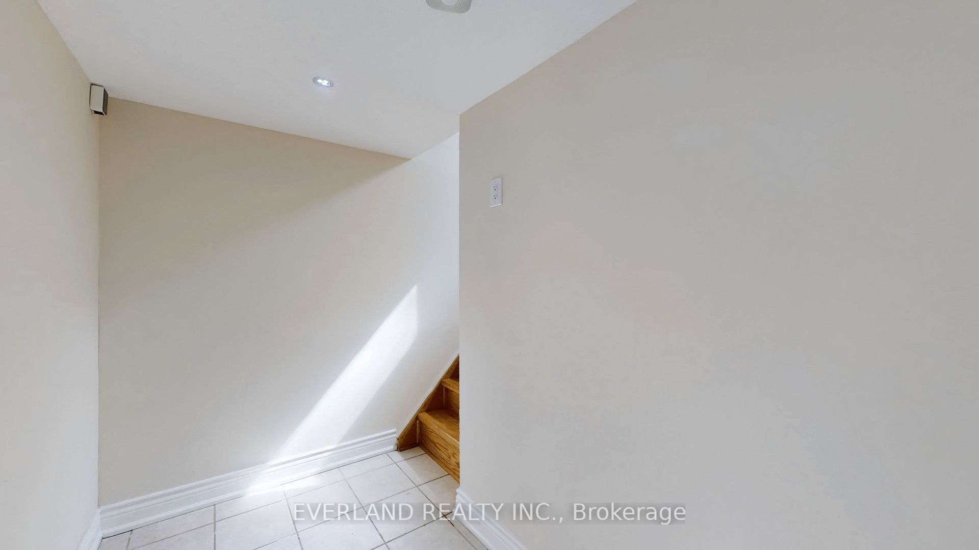 8 Hogan Drive Property Photo 31
