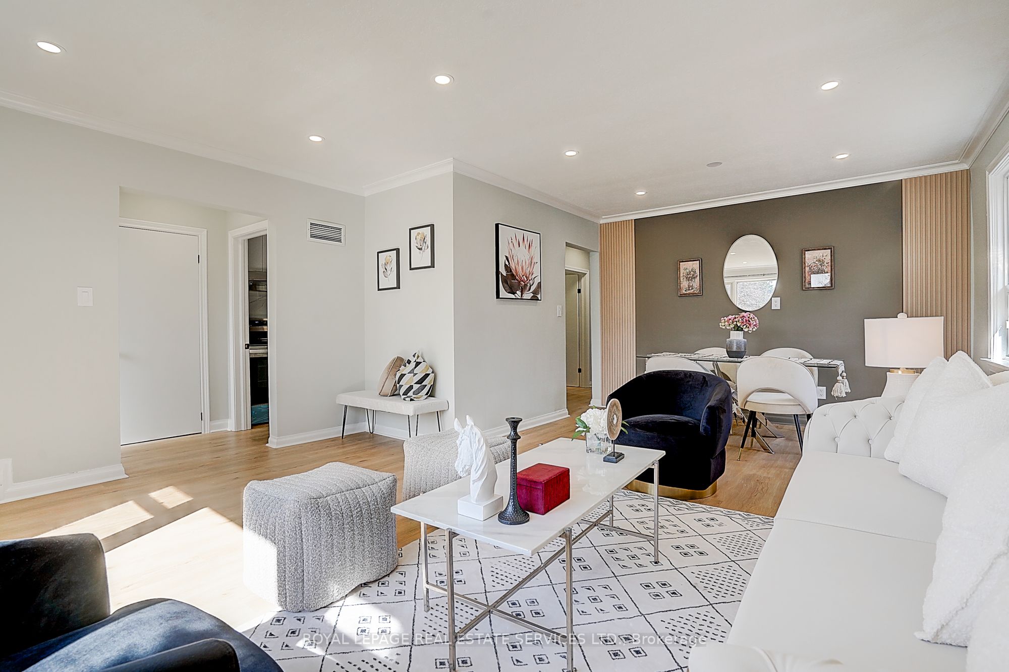 8 Bellvare Crescent Property Photo 6