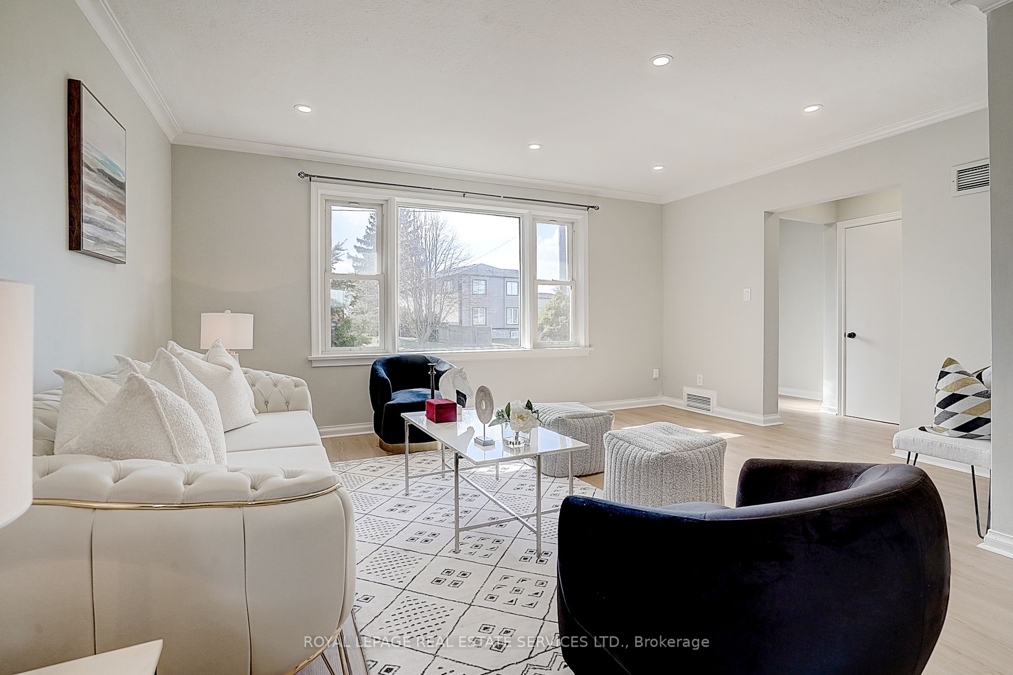 8 Bellvare Crescent Property Photo 7