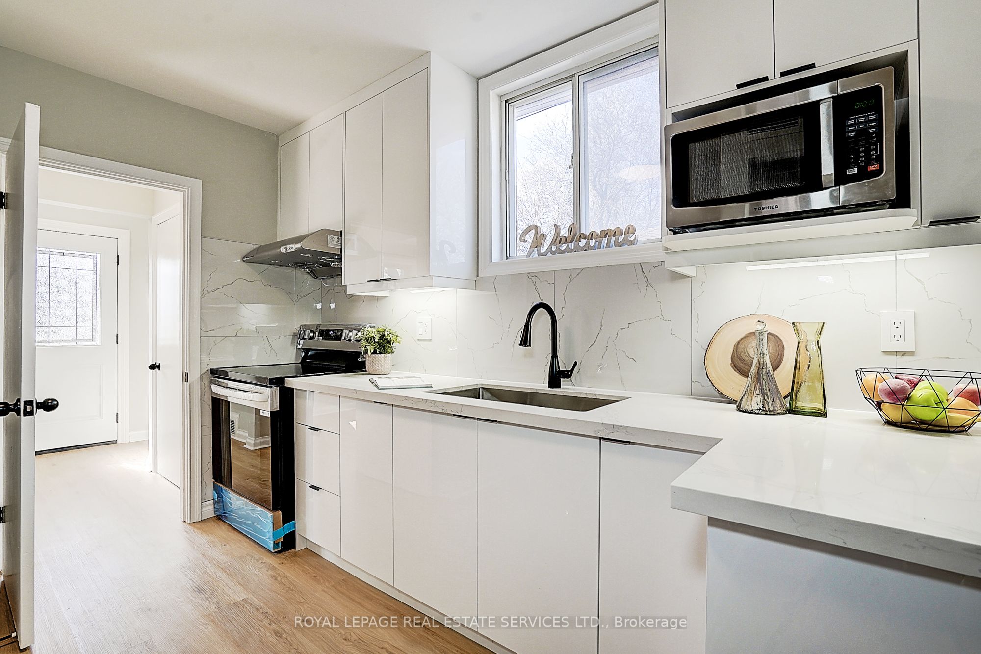 8 Bellvare Crescent Property Photo 11