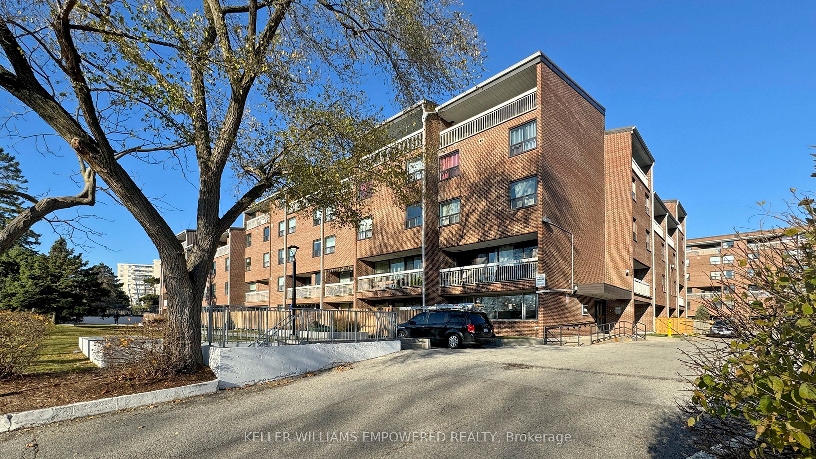#416 - 4060 Lawrence Avenue Property Photo 1