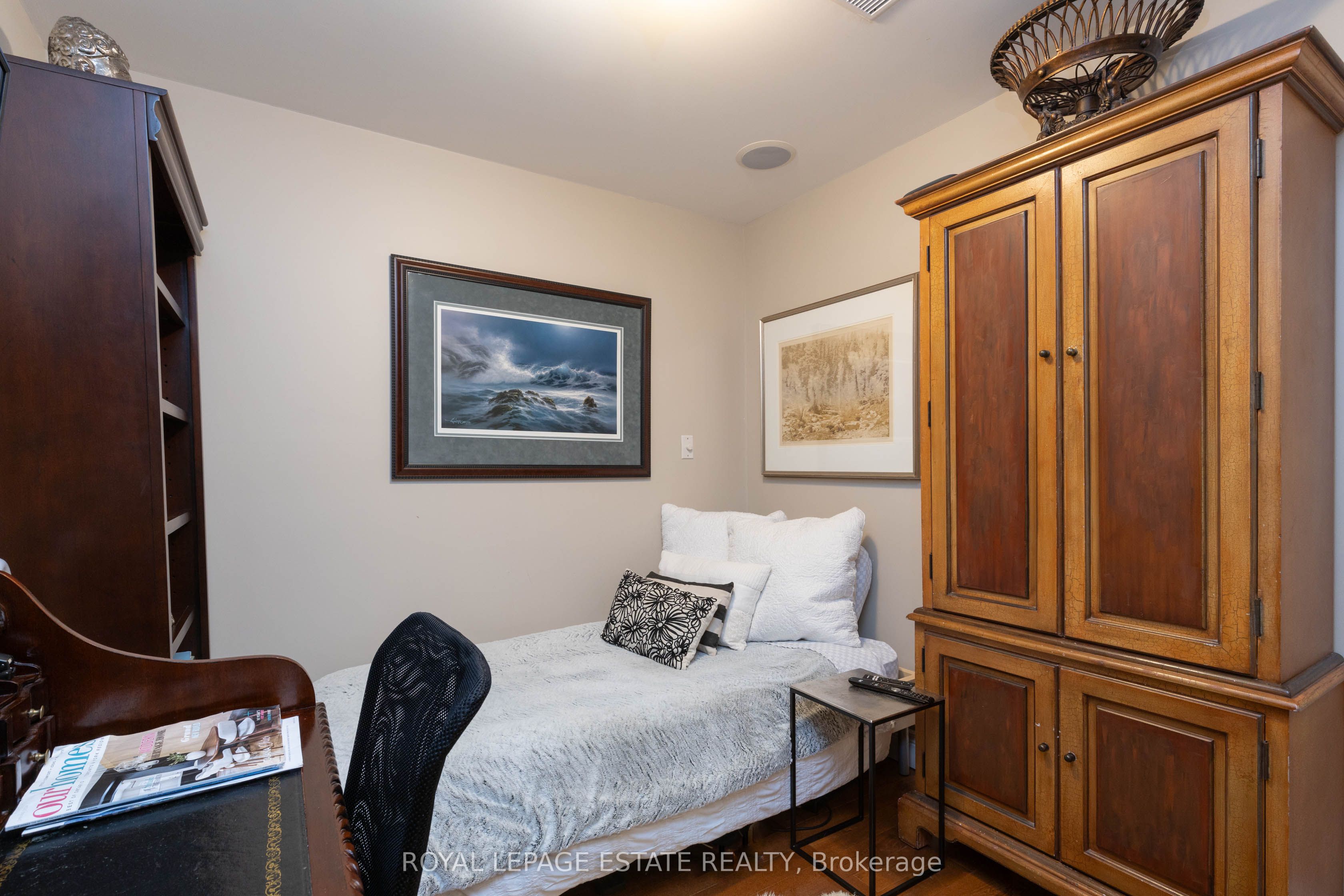 2184 Queen Street E Property Photo 21
