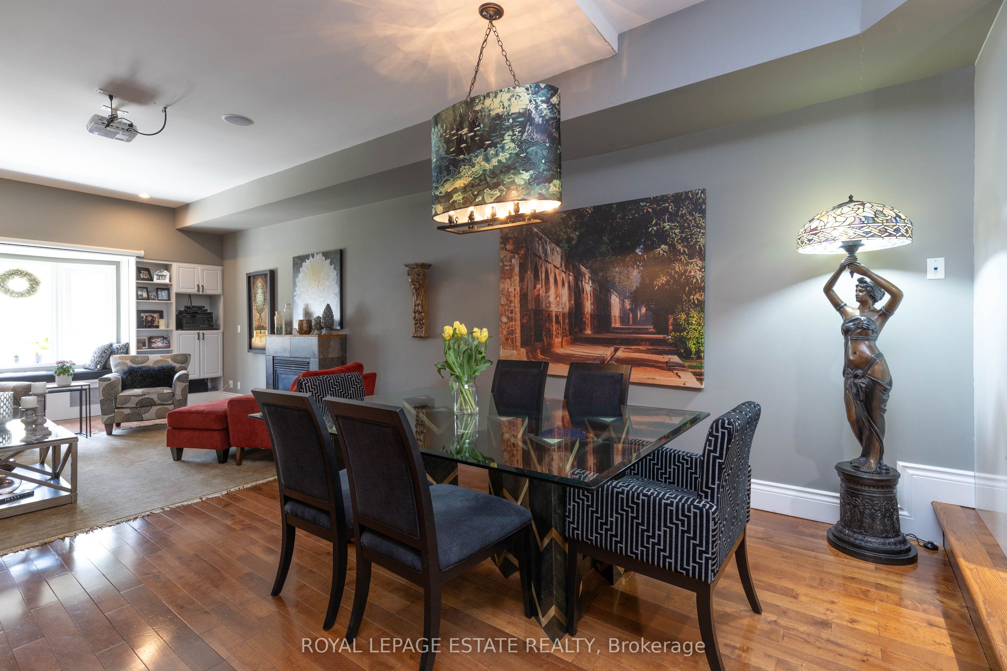 2184 Queen Street Property Photo 7