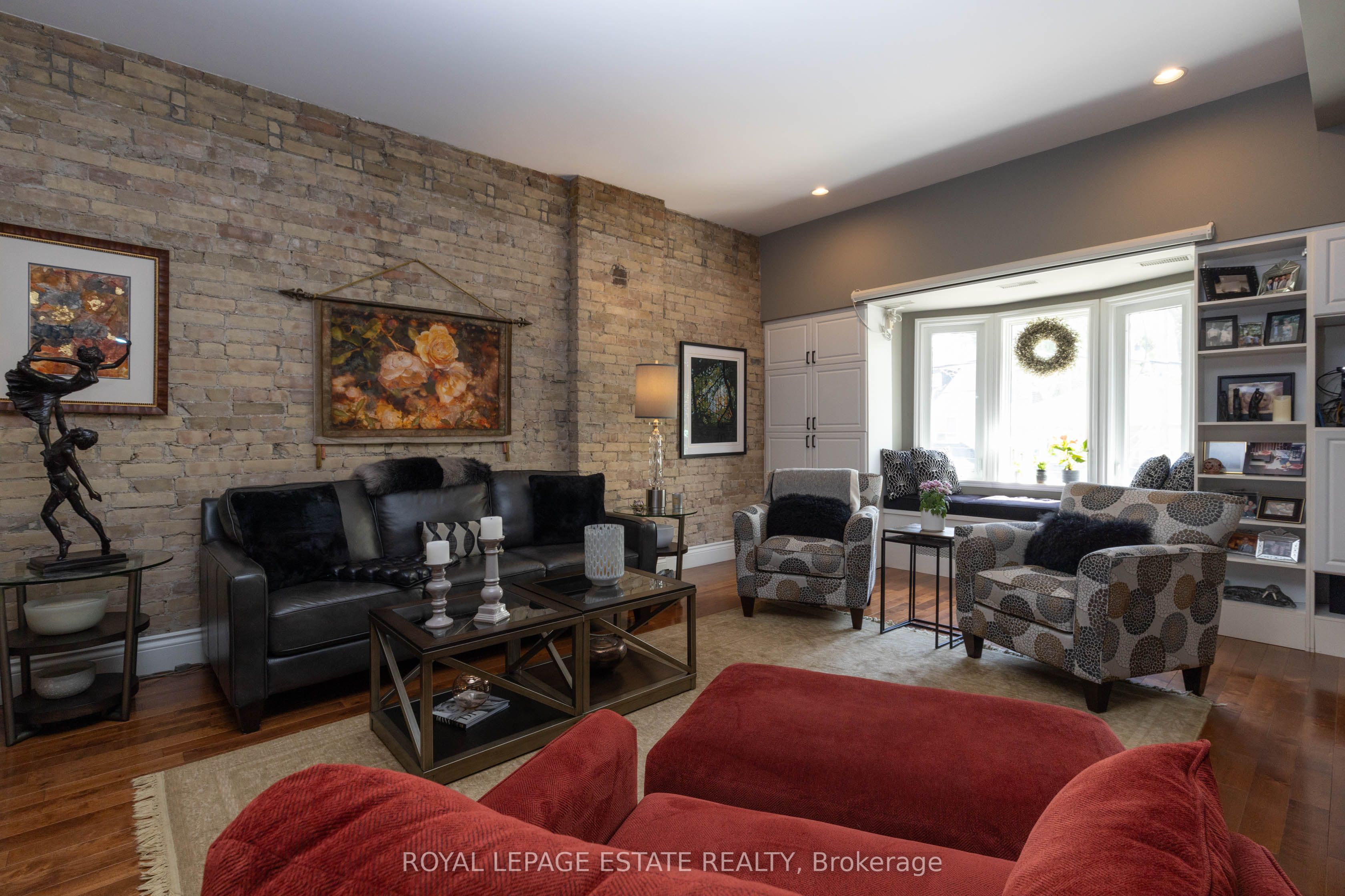 2184 Queen Street Property Photo 11