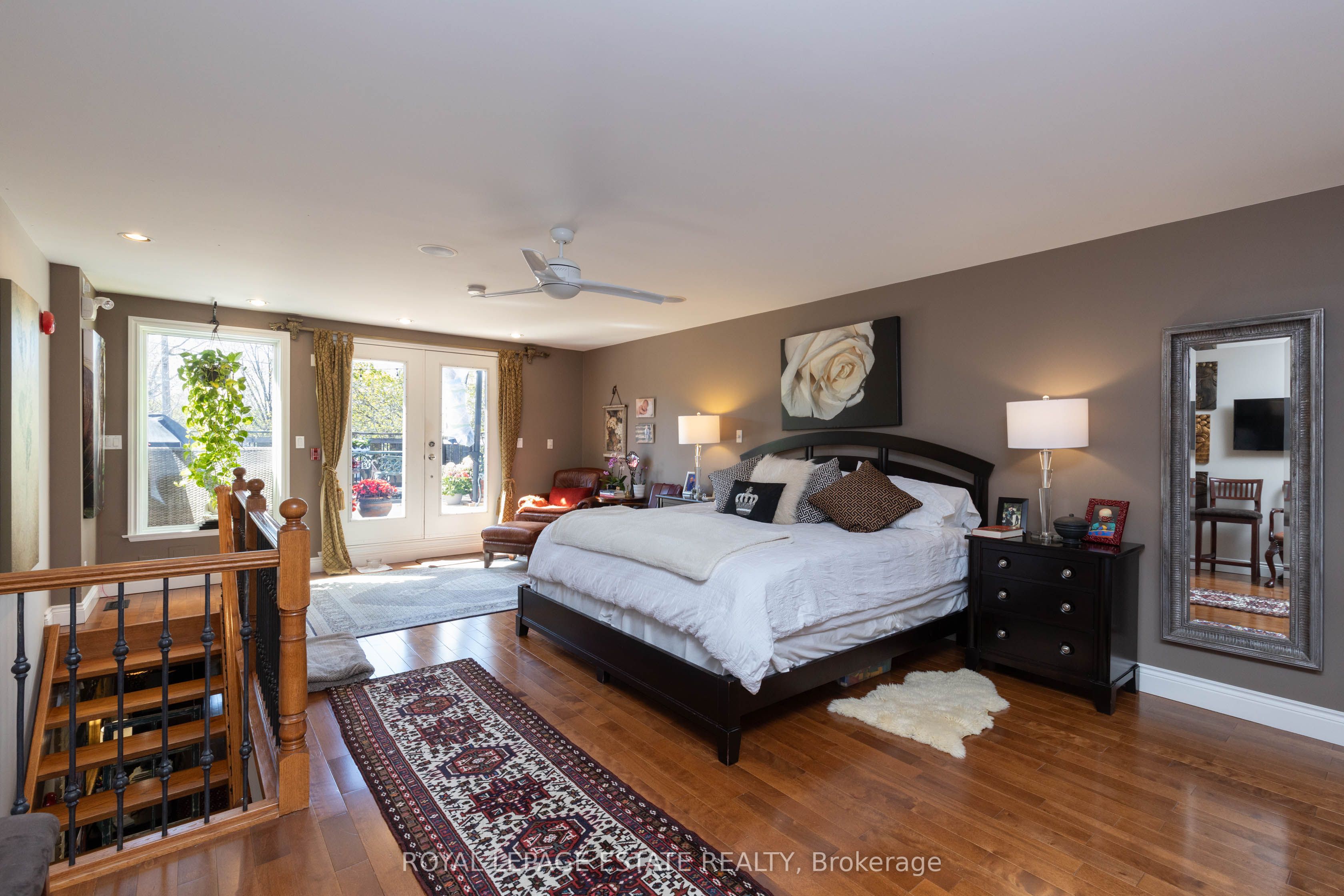 2184 Queen Street Property Photo 12
