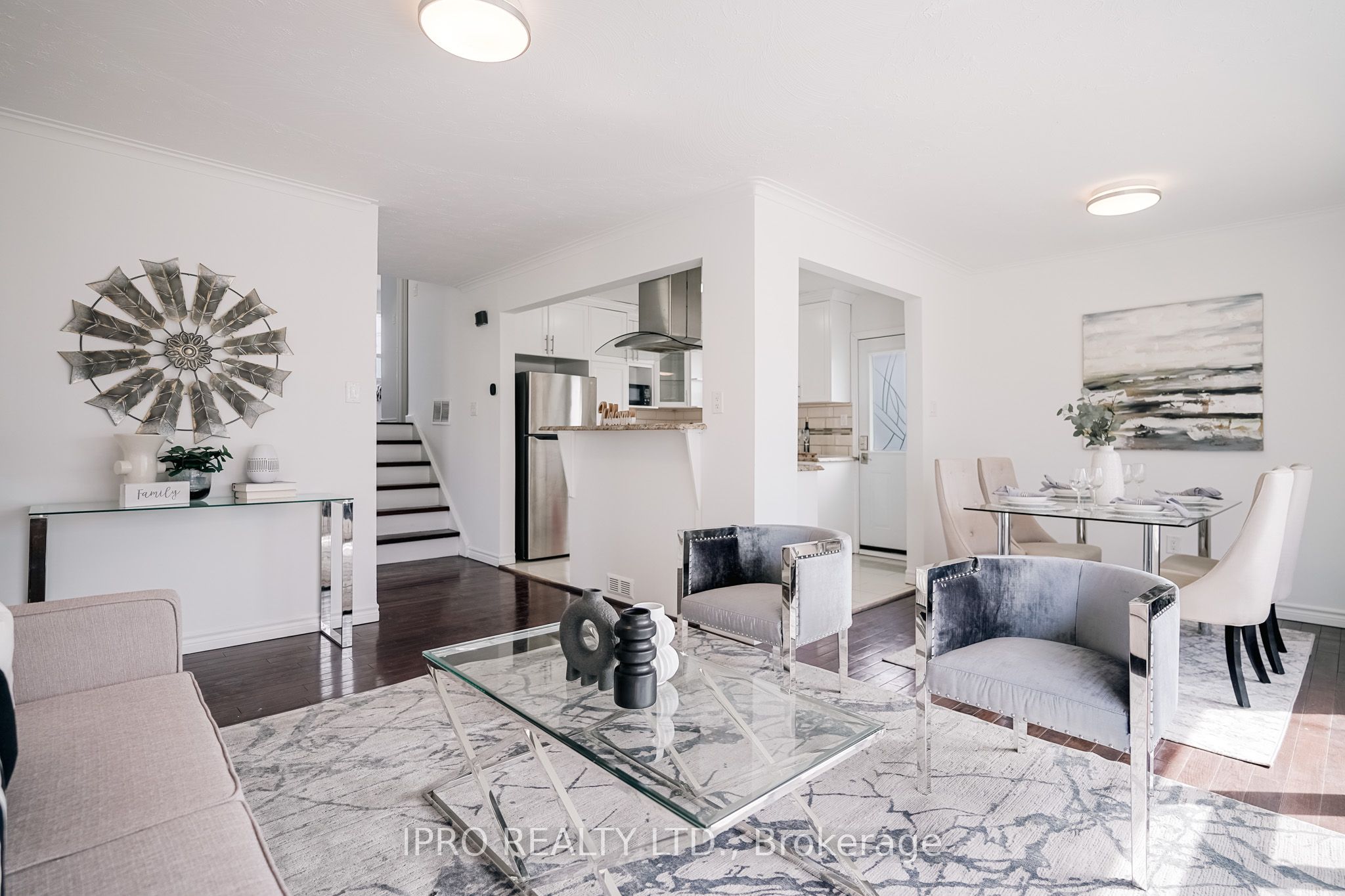 77 Milford Haven Drive E Property Photo 10