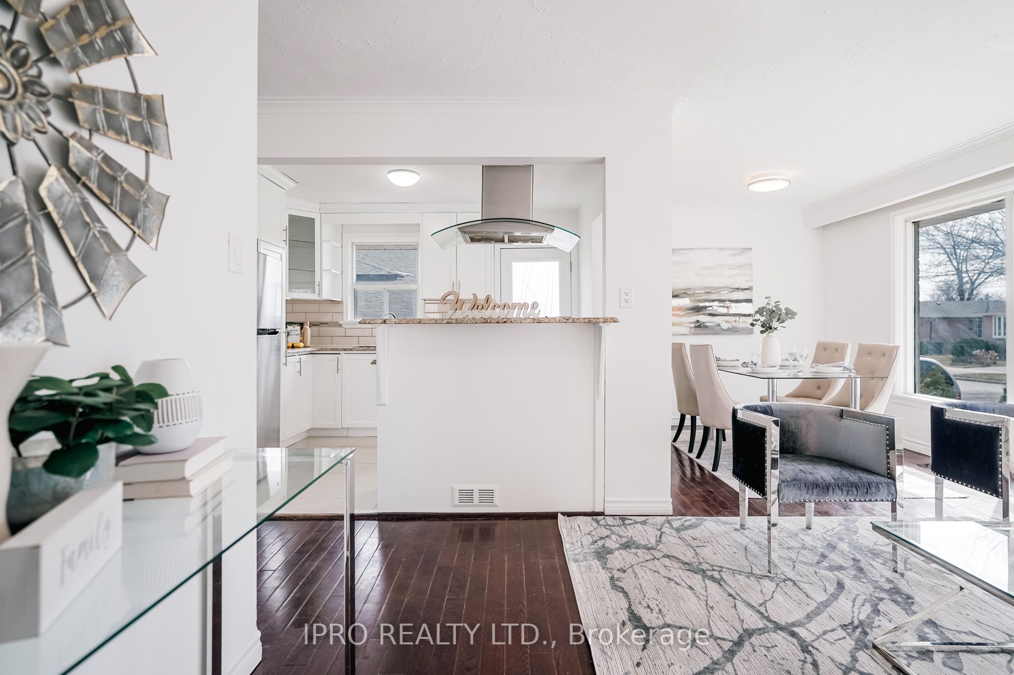 77 Milford Haven Drive E Property Photo 13