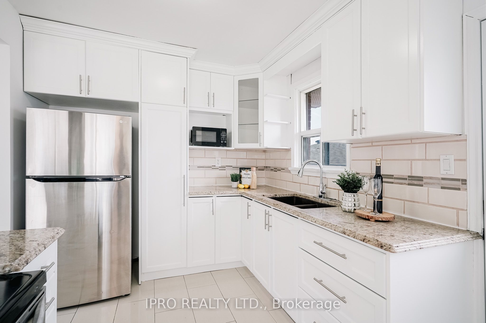 77 Milford Haven Drive E Property Photo 19