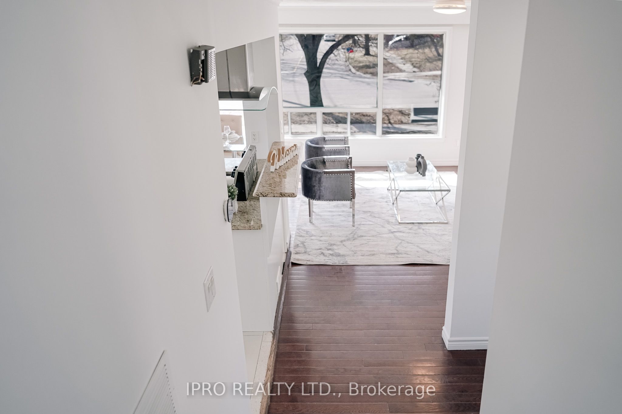 77 Milford Haven Drive E Property Photo 30