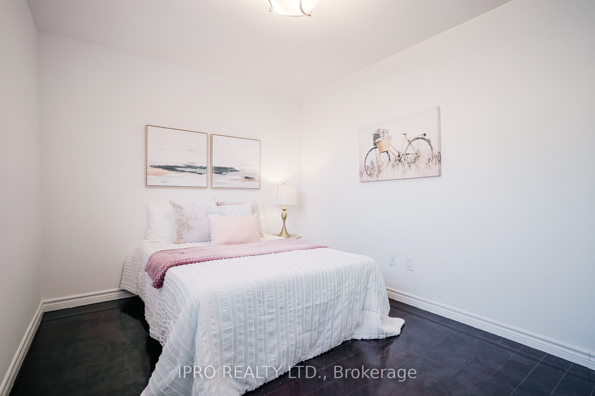 77 Milford Haven Drive E Property Photo 32