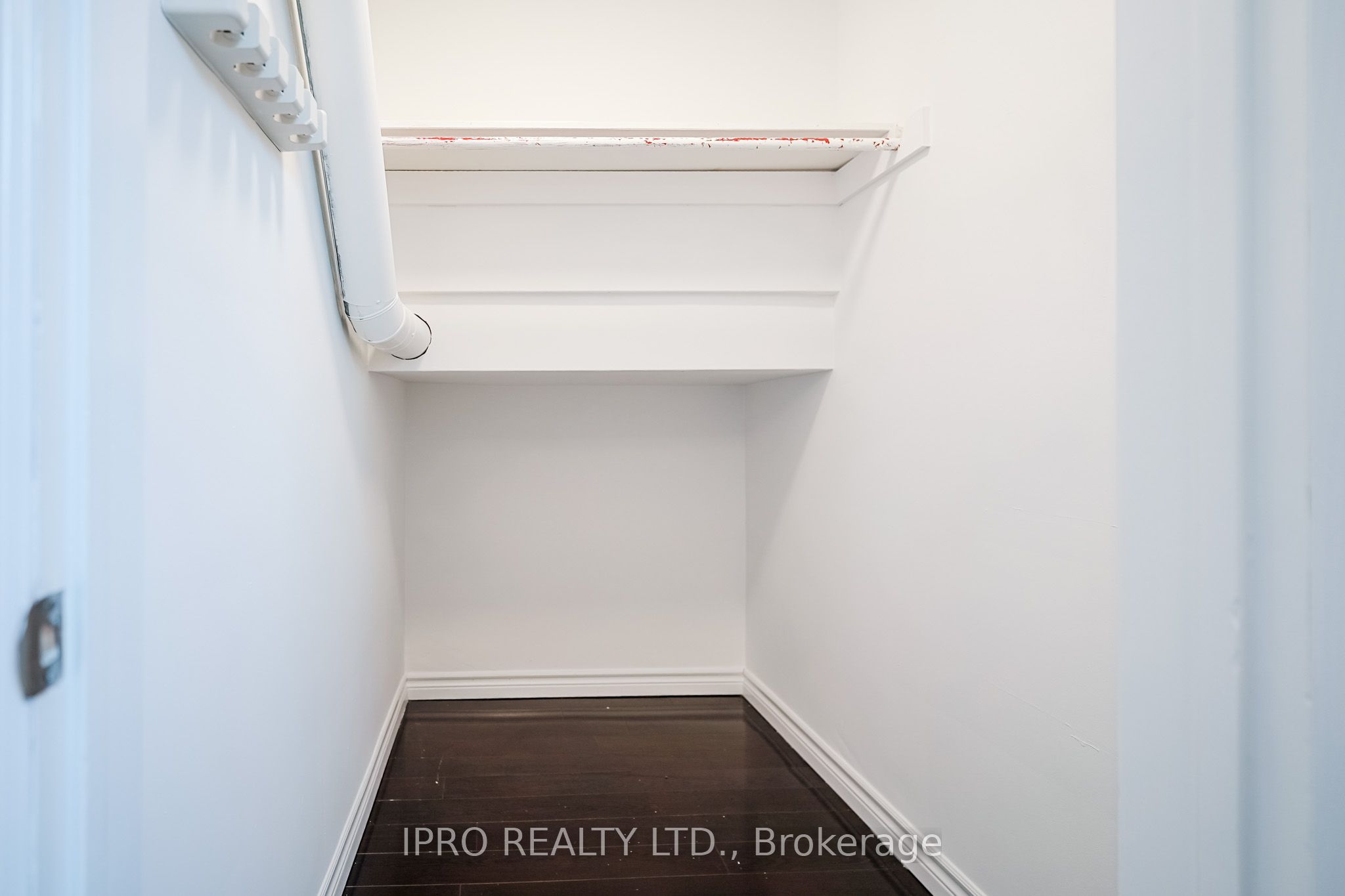 77 Milford Haven Drive E Property Photo 34