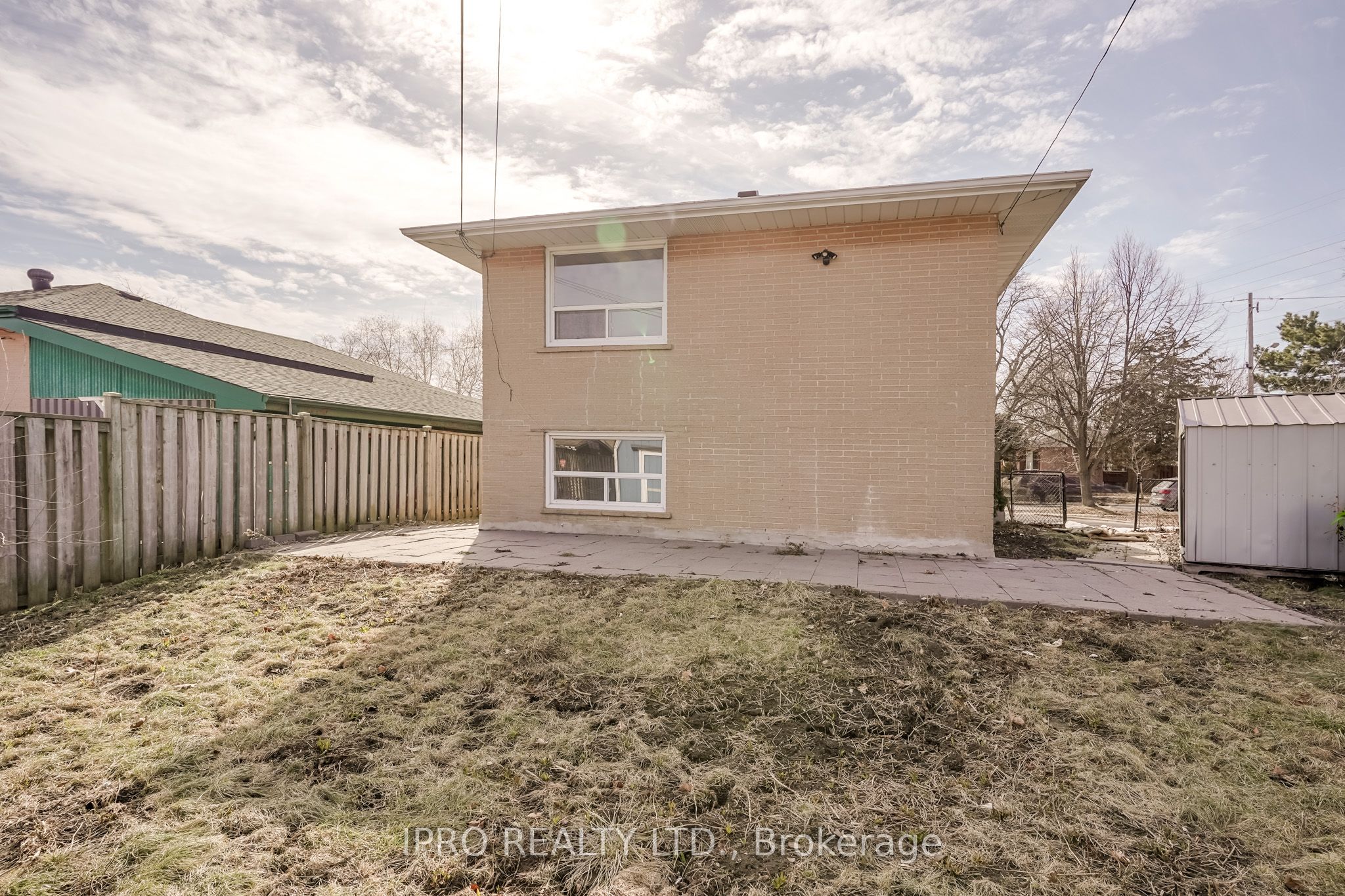 77 Milford Haven Drive E Property Photo 46