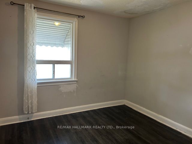 #main - 47 Boyce Avenue Property Photo 7