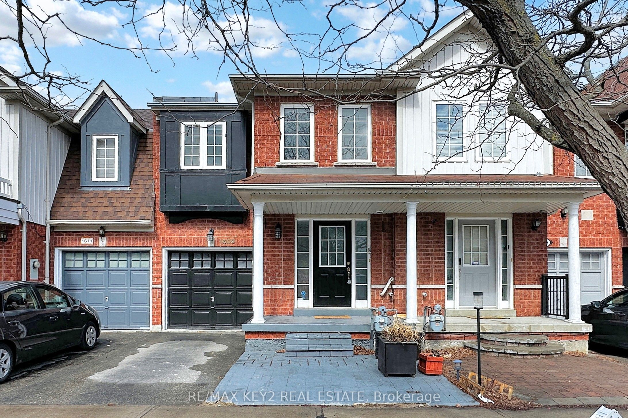 1609 Avonmore Sq Property Photo