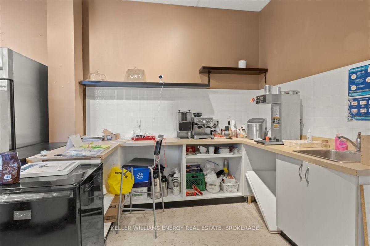 #109 - 1077 Boundary Road Property Photo 10