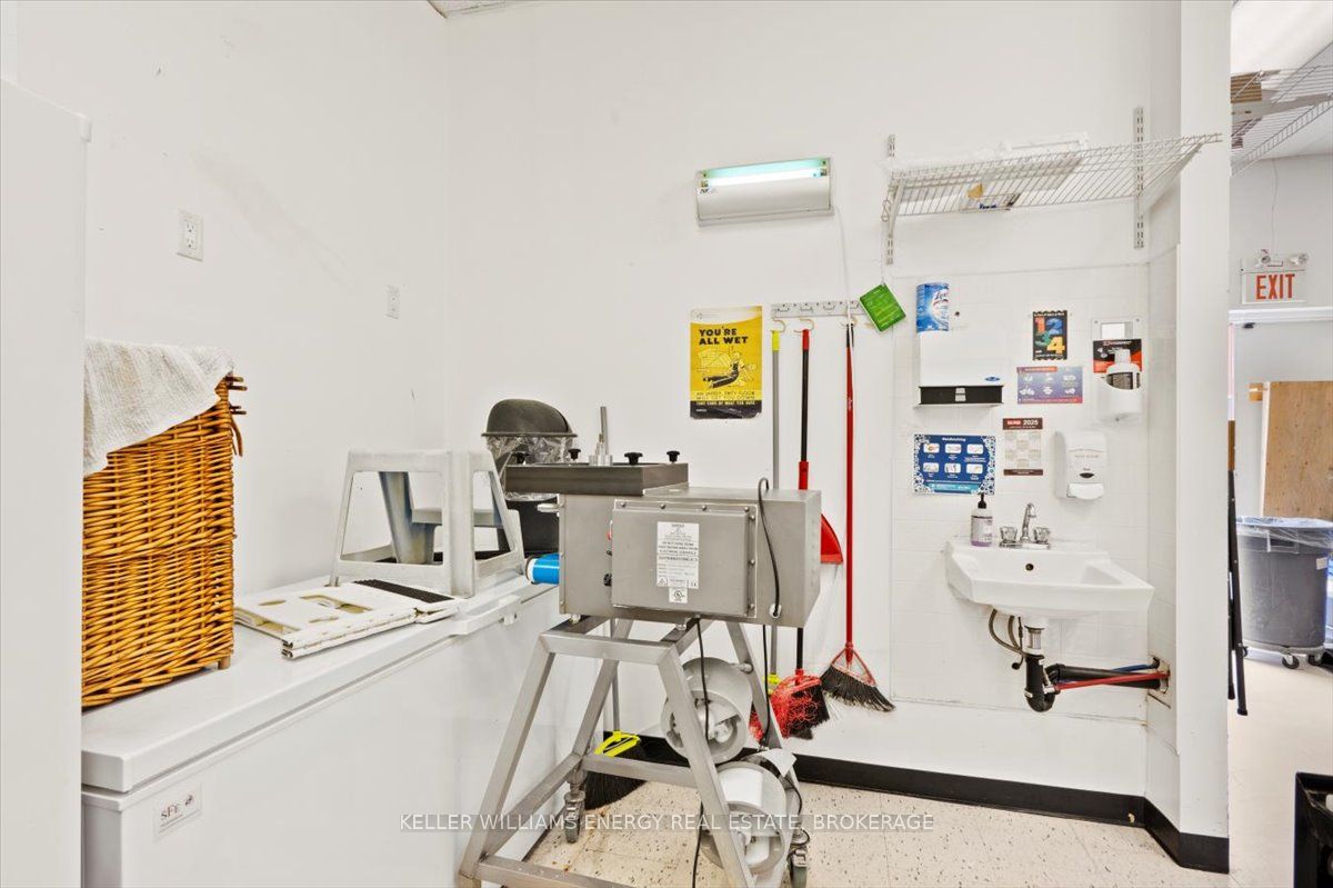 #109 - 1077 Boundary Road Property Photo 20