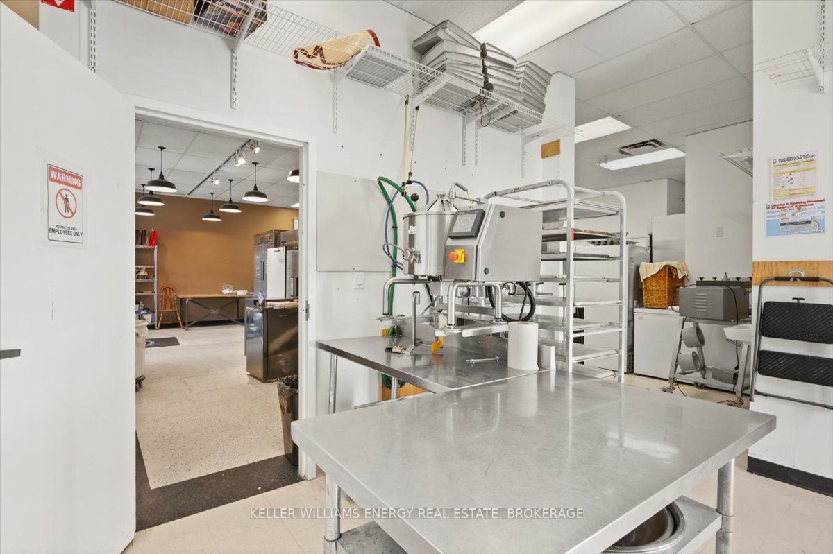 #109 - 1077 Boundary Road Property Photo 21