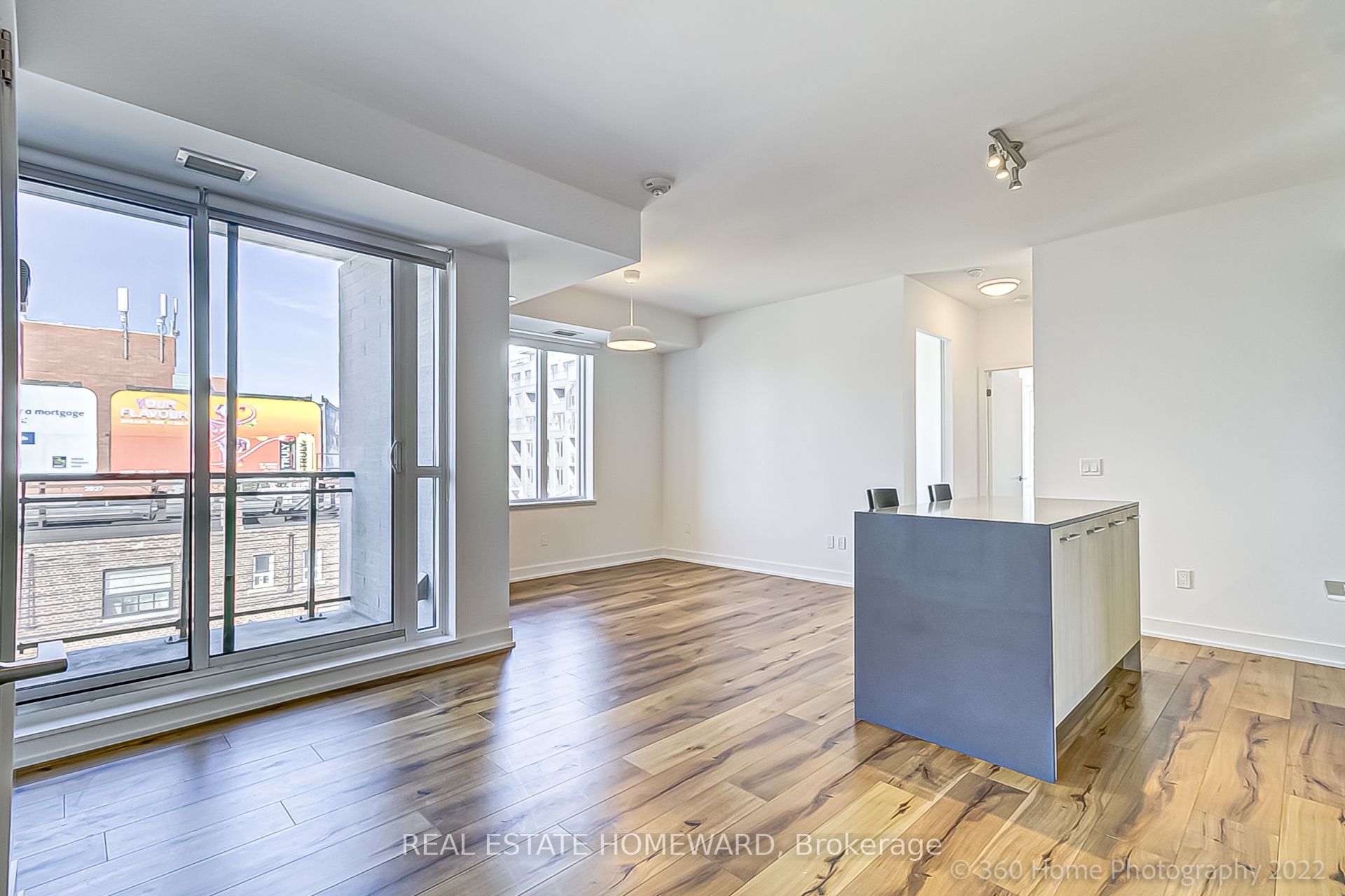 #303 - 665 Kingston Road Property Photo